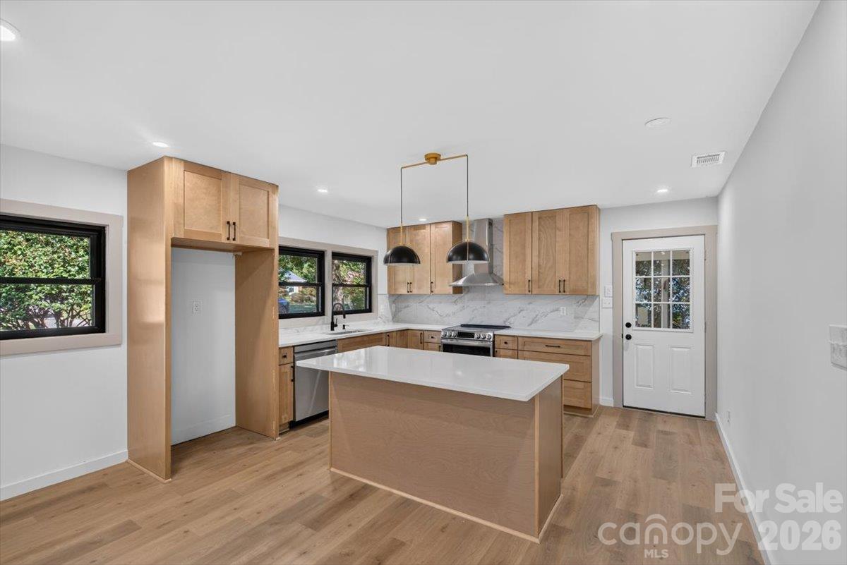 3921 Havenwood Road Property Photo 5