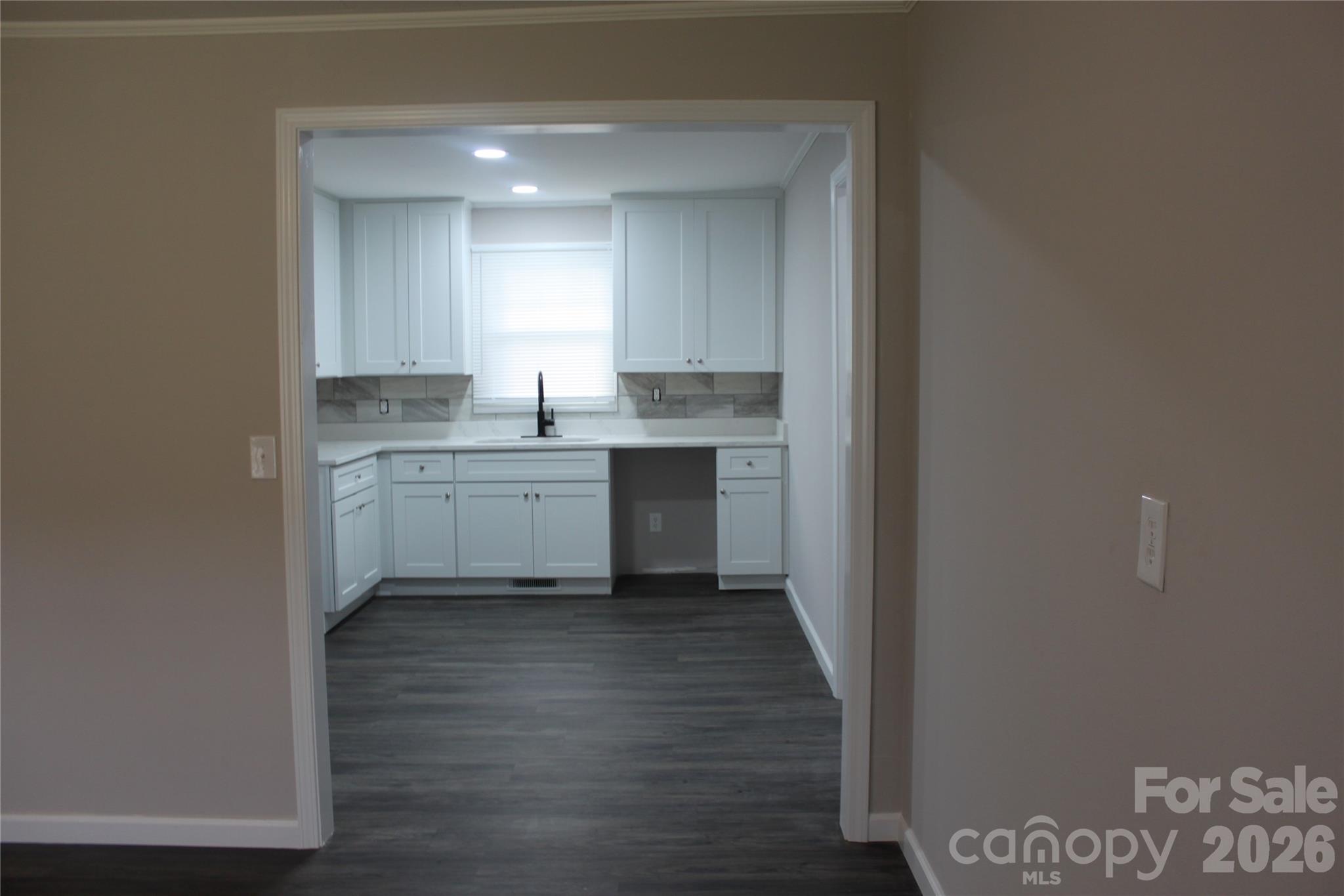 194 Crescent Drive Property Photo 12