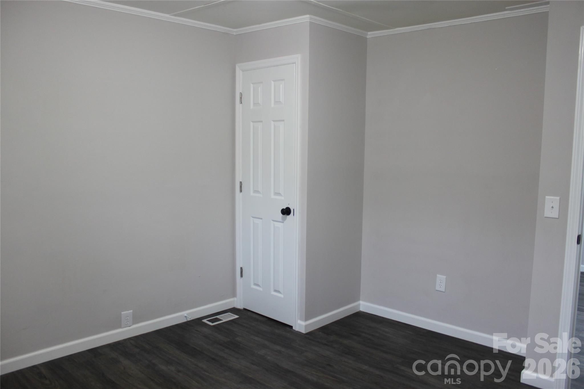 194 Crescent Drive Property Photo 17