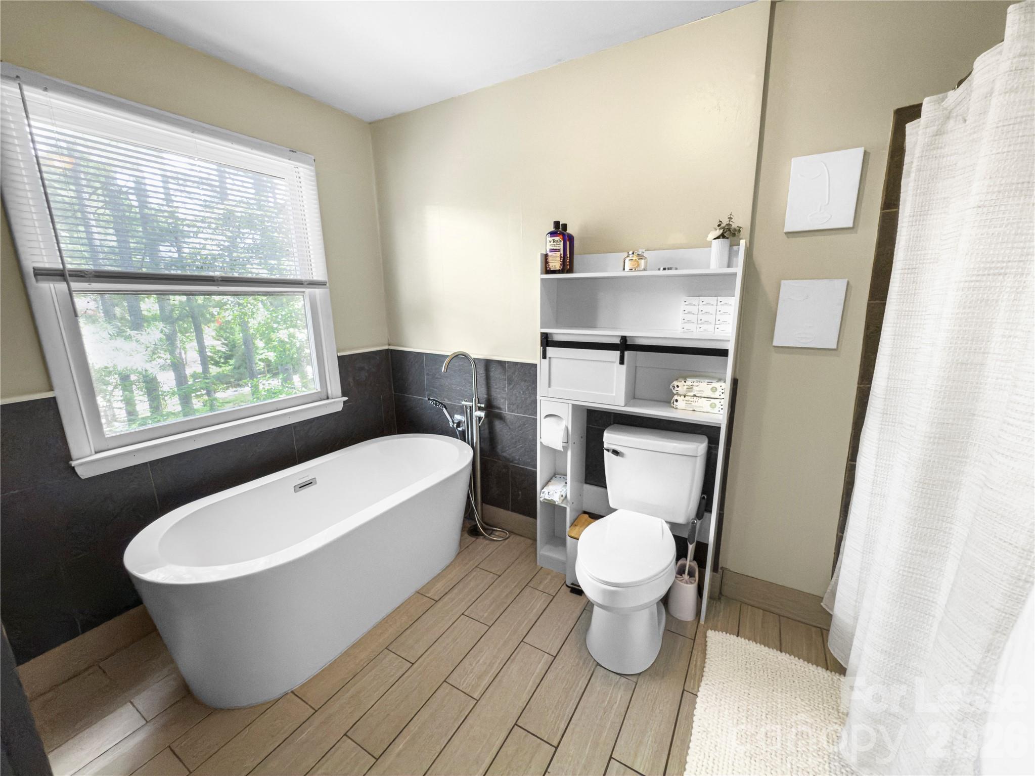 9808 Emerald Point Drive 4 Property Photo 13