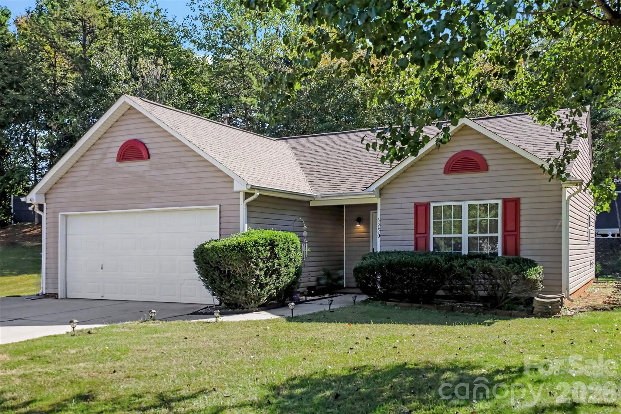 6950 Silver Garden Lane Property Photo 2
