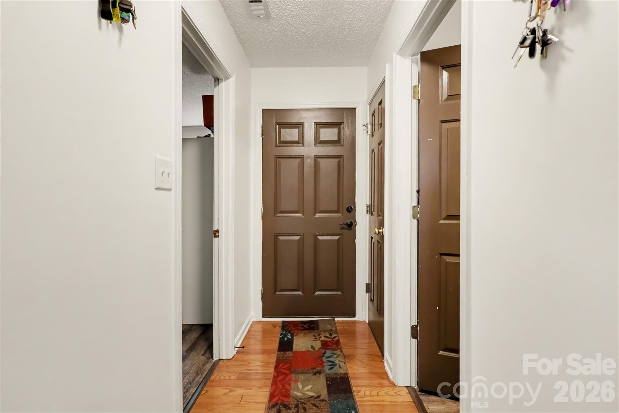 6950 Silver Garden Lane Property Photo 5
