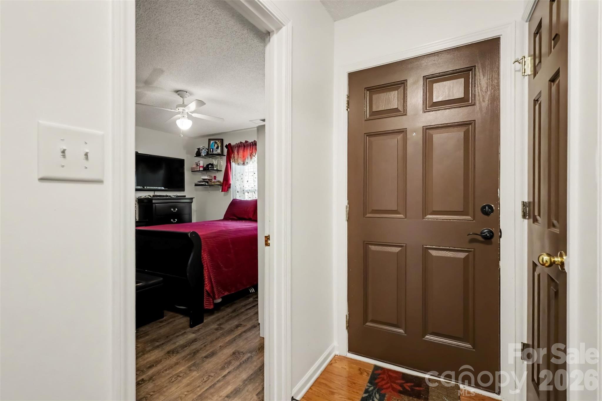 6950 Silver Garden Lane Property Photo 6