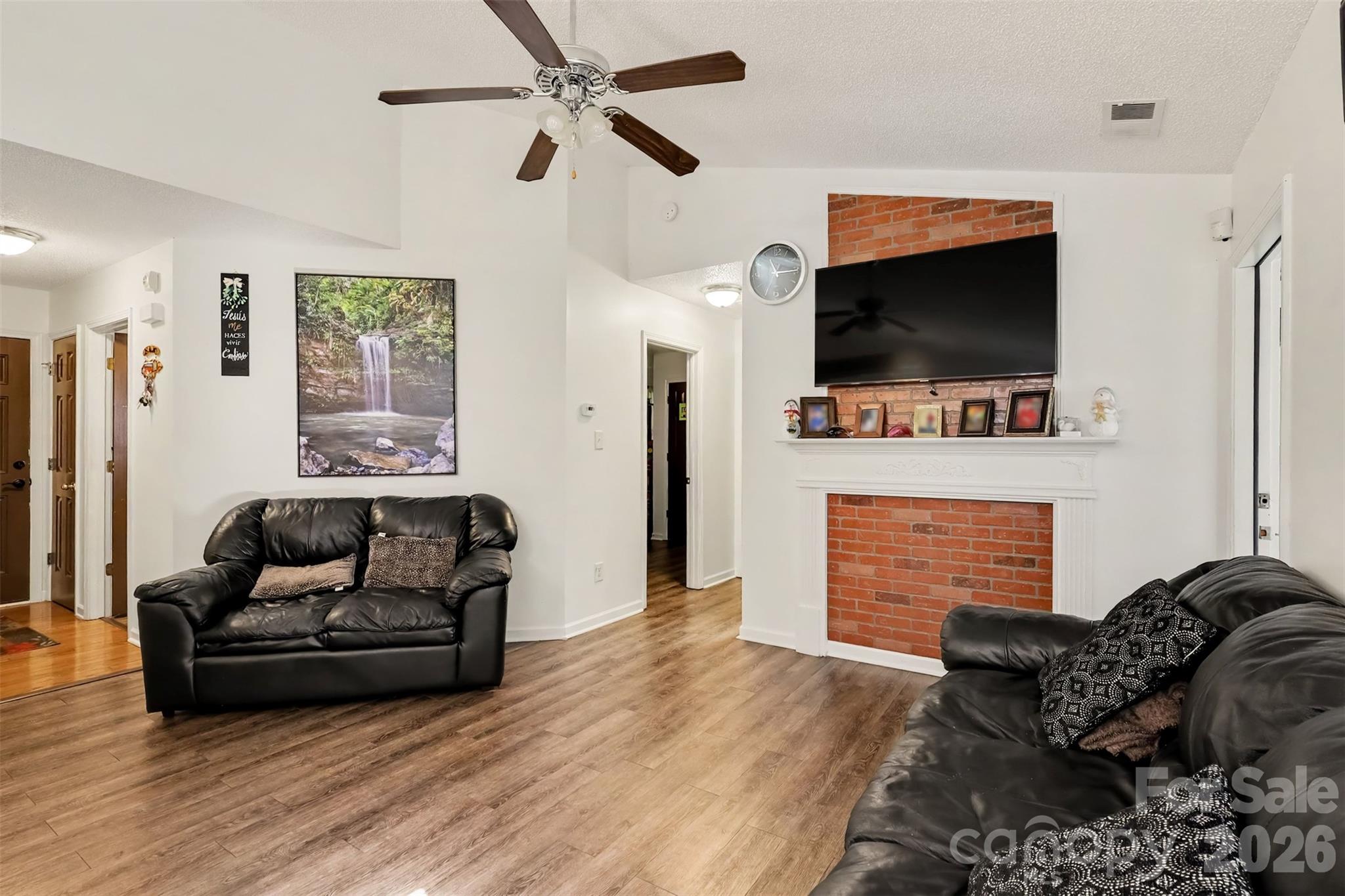 6950 Silver Garden Lane Property Photo 8
