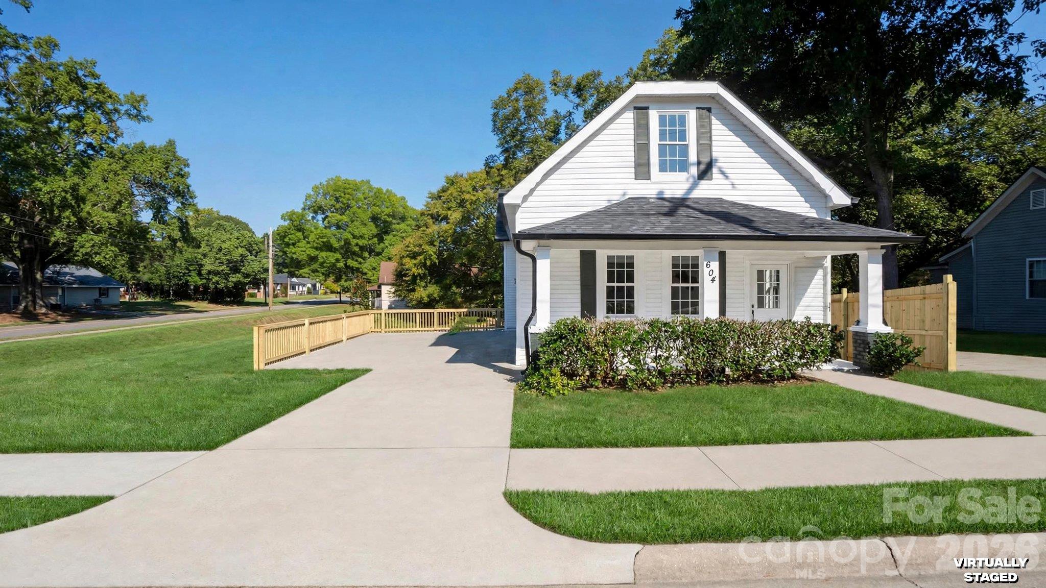 604 Oak Street Property Photo 1