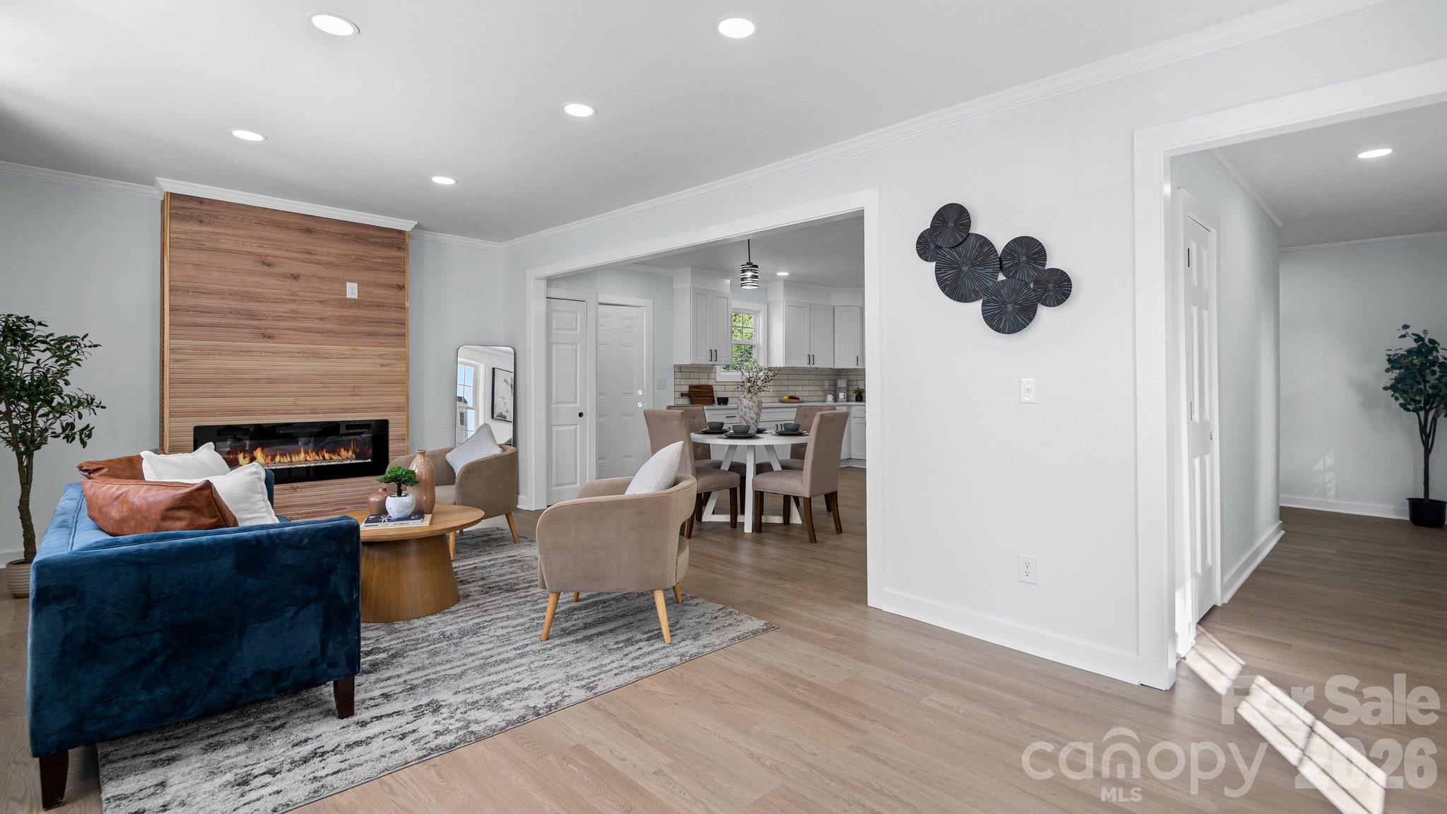 604 Oak Street Property Photo 4
