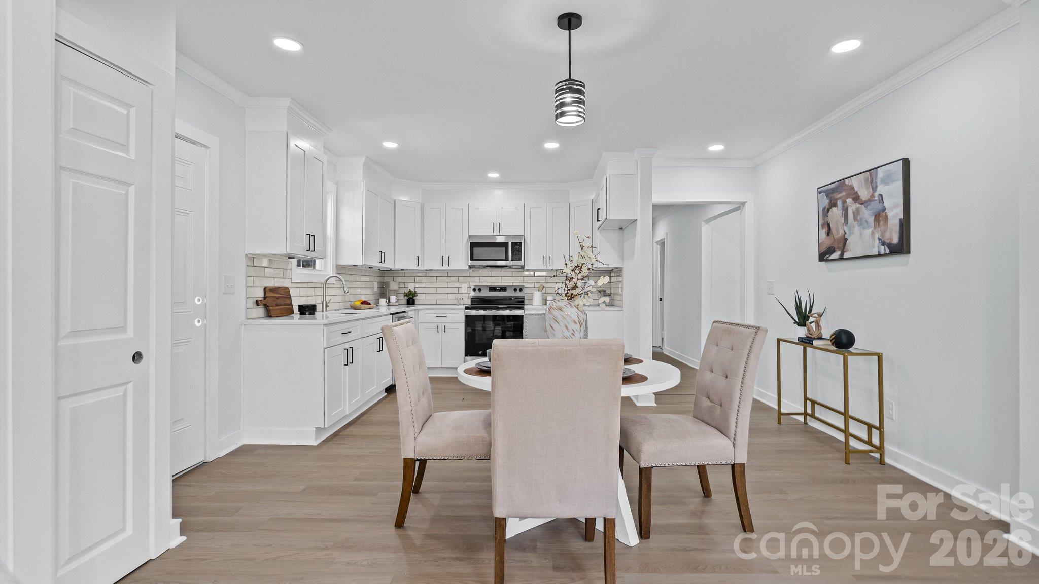 604 Oak Street Property Photo 8