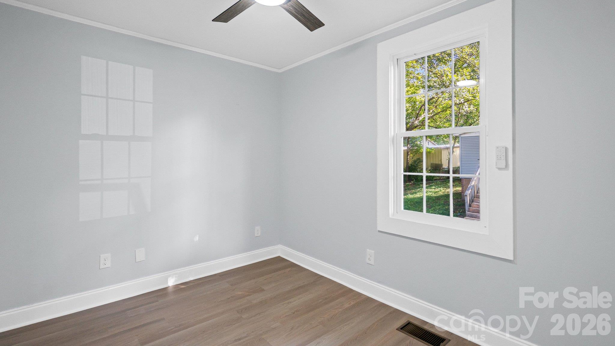 604 Oak Street Property Photo 21