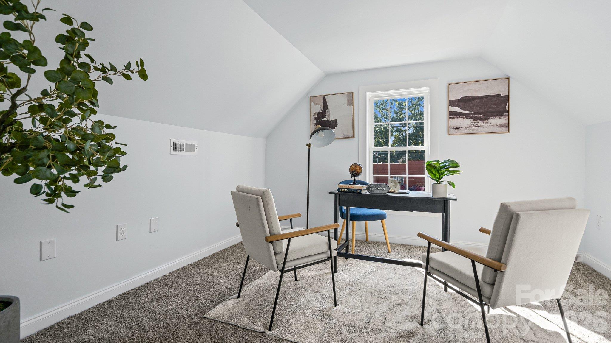 604 Oak Street Property Photo 25