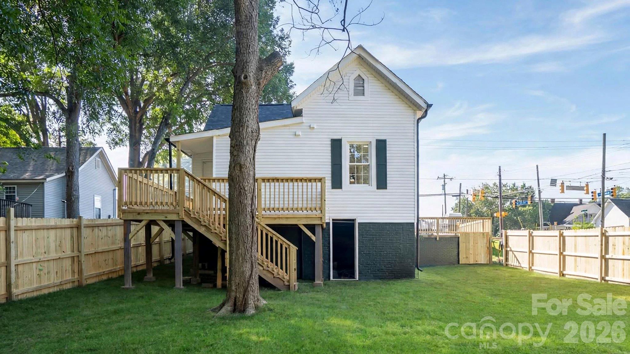 604 Oak Street Property Photo 29