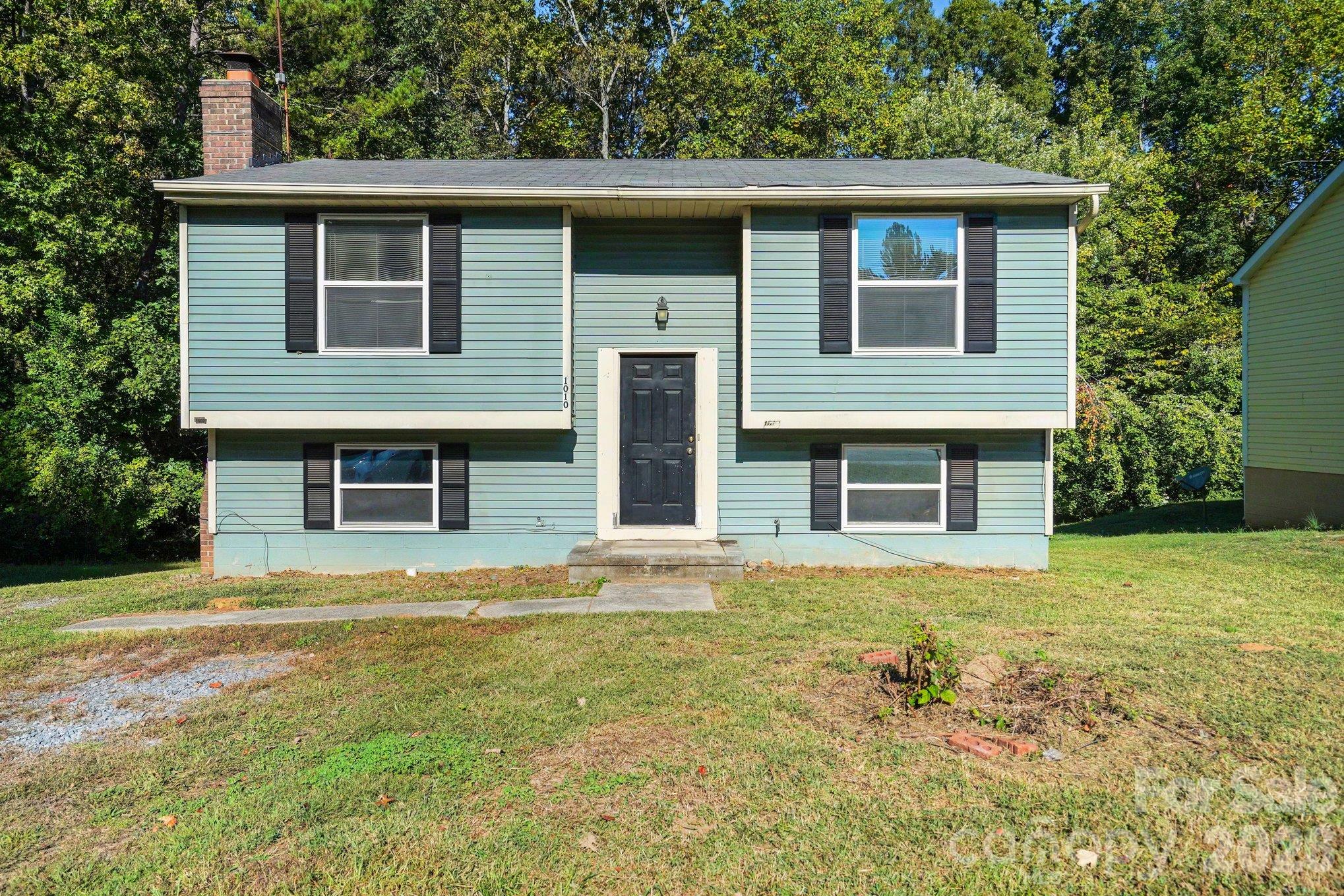 1010 Glenfiddich Drive Property Photo 2