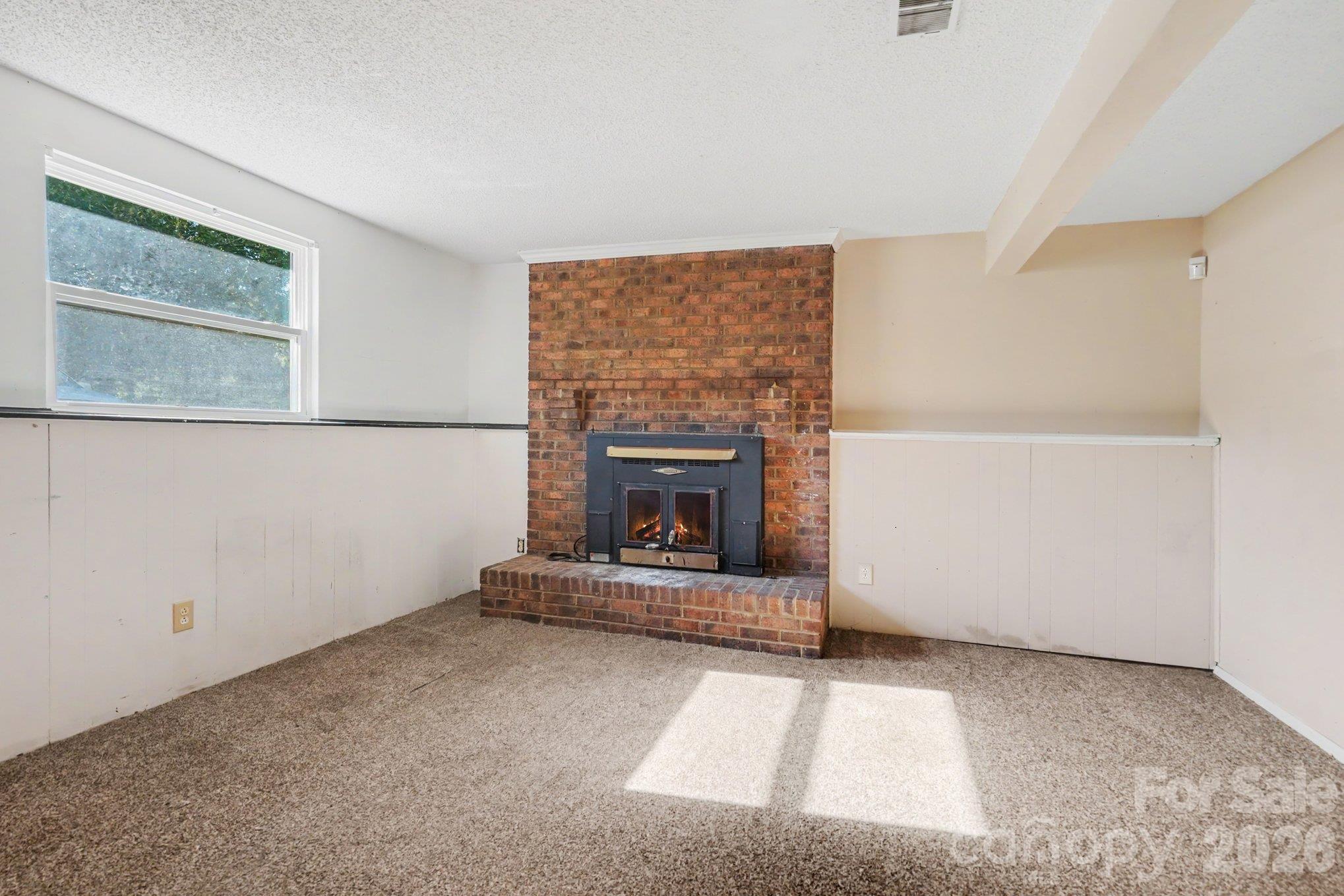 1010 Glenfiddich Drive Property Photo 3