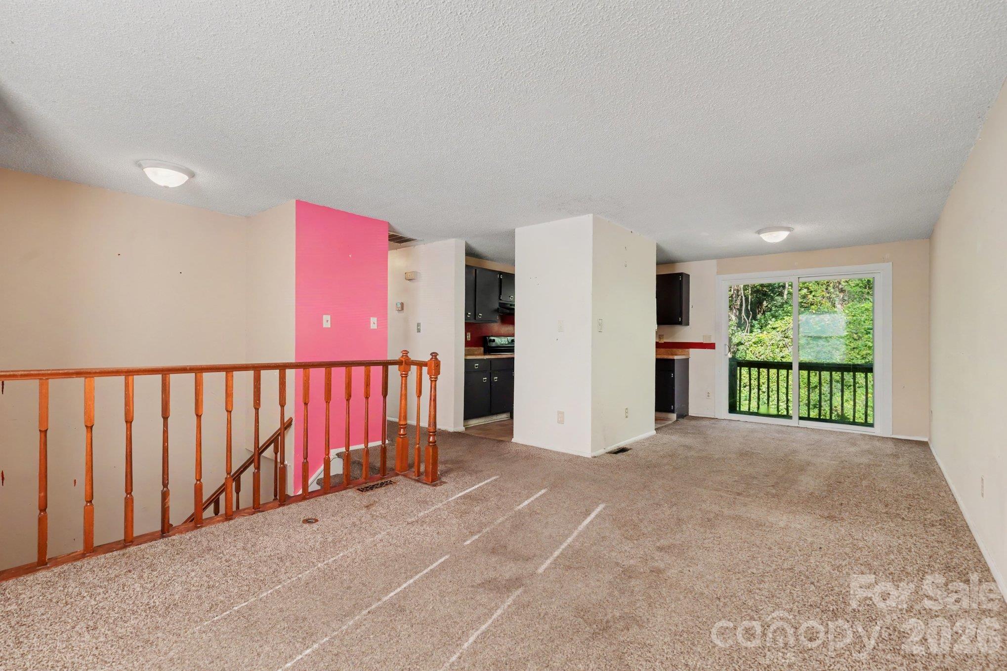 1010 Glenfiddich Drive Property Photo 6