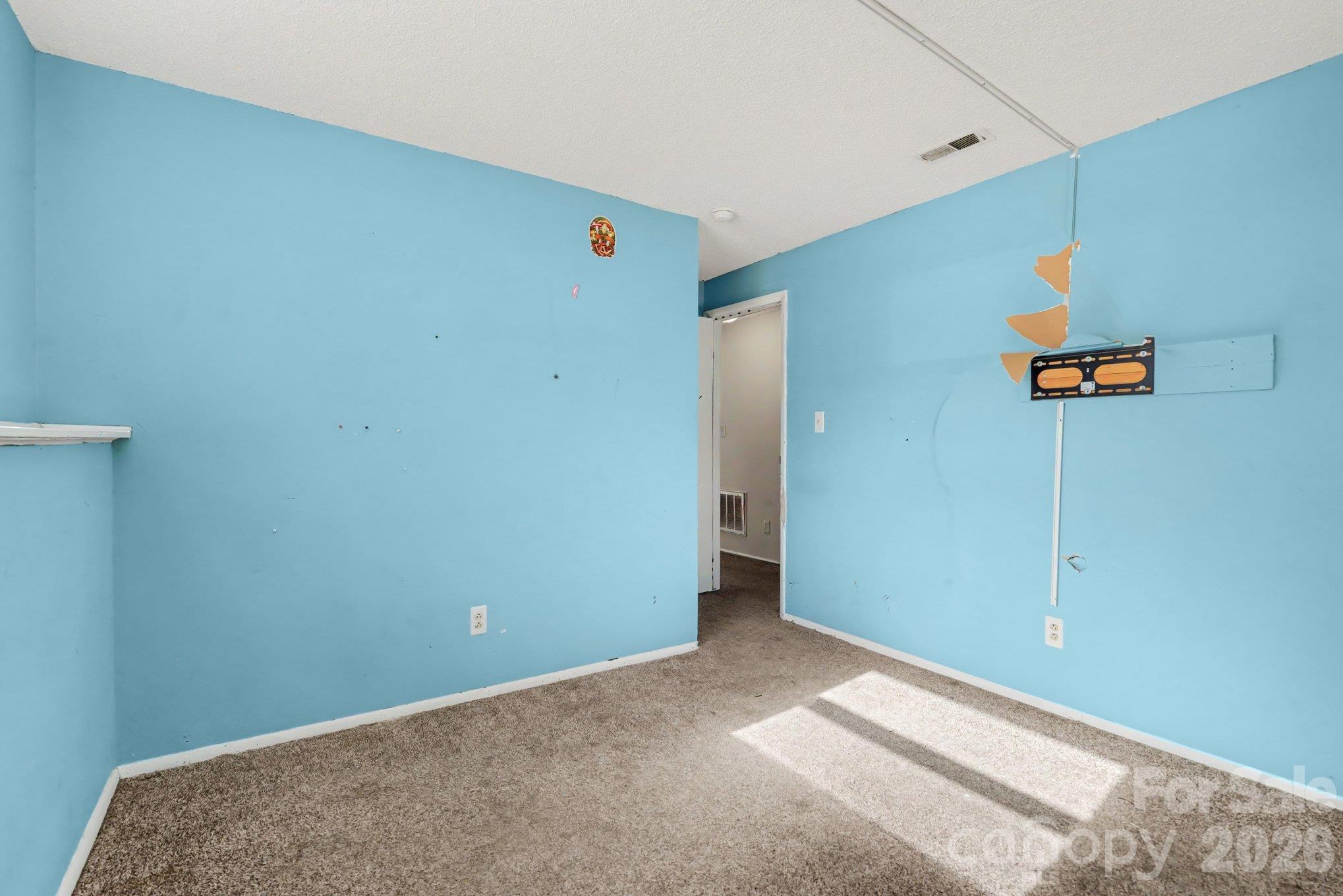 1010 Glenfiddich Drive Property Photo 16