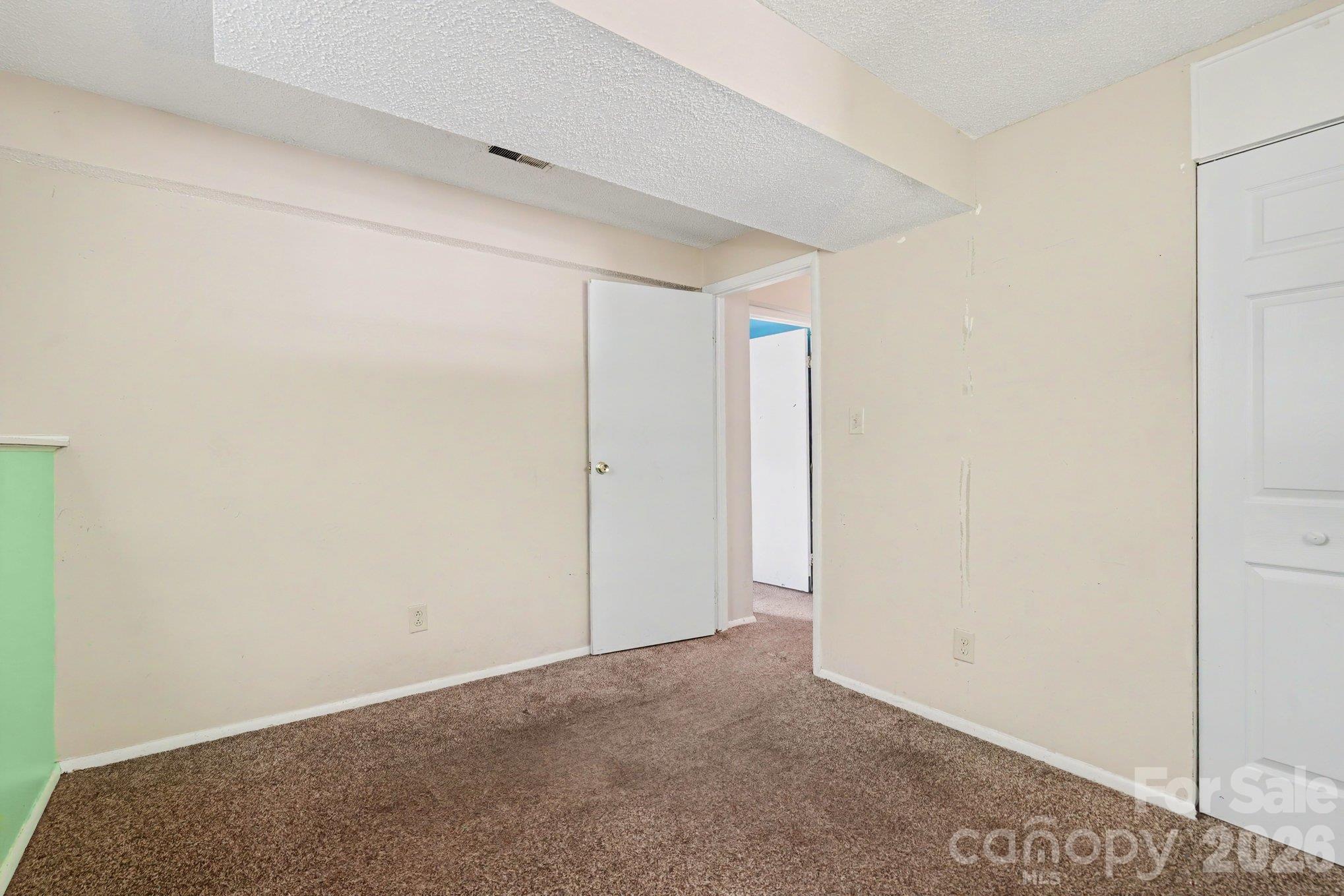 1010 Glenfiddich Drive Property Photo 19