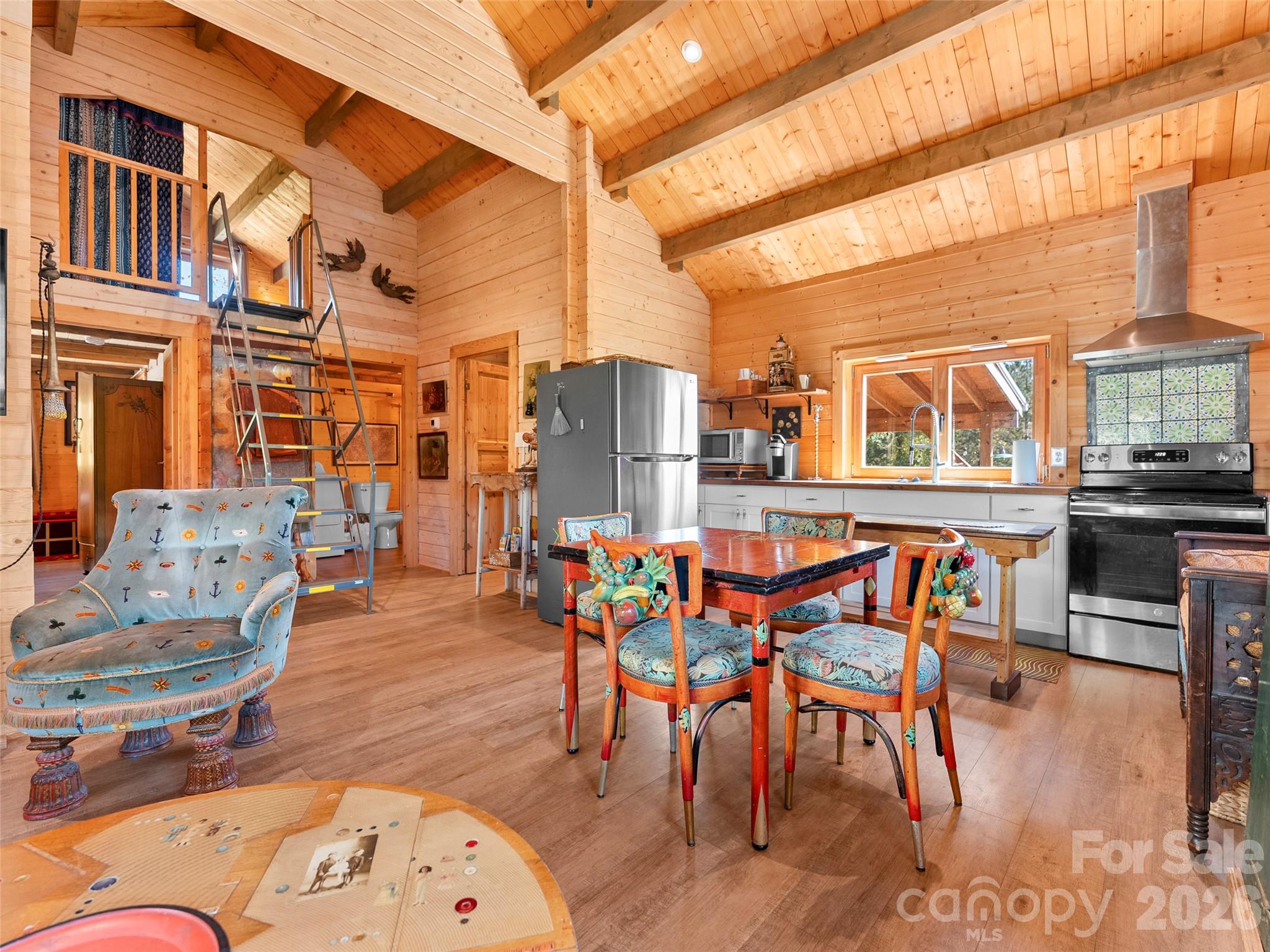 115 Upper Calm Drive Property Photo 4