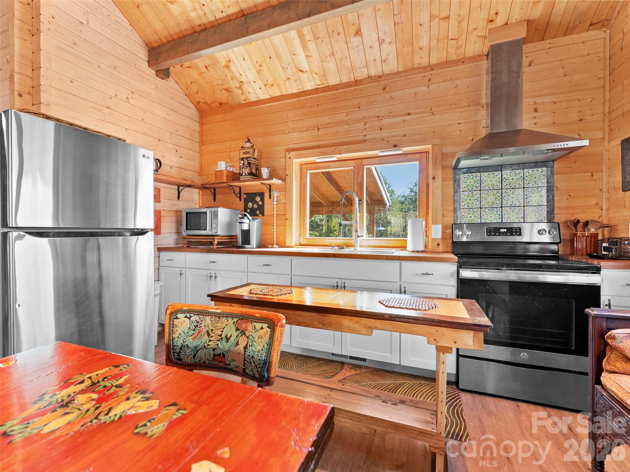 115 Upper Calm Drive Property Photo 5