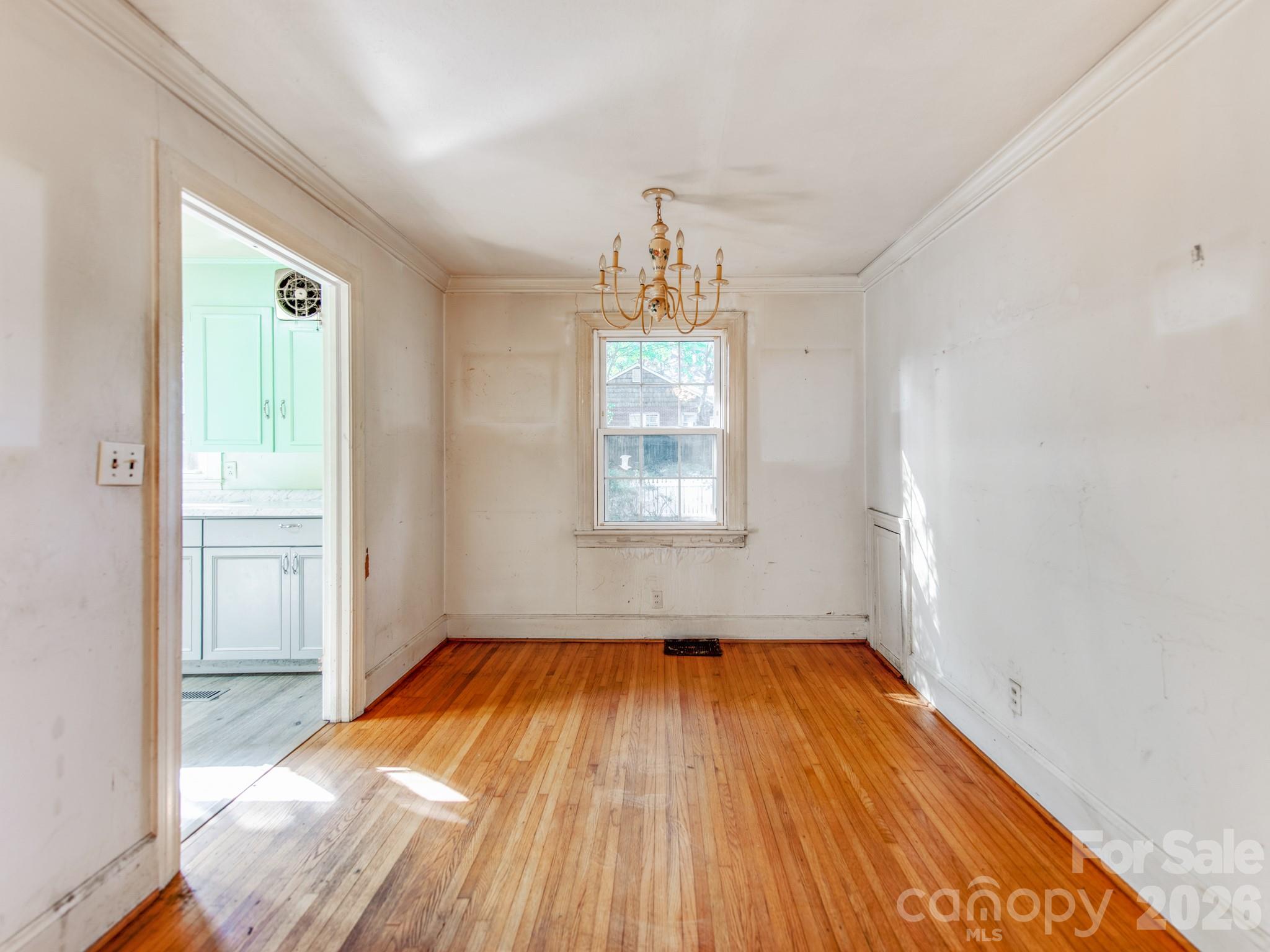 713 Lee Street Property Photo 11
