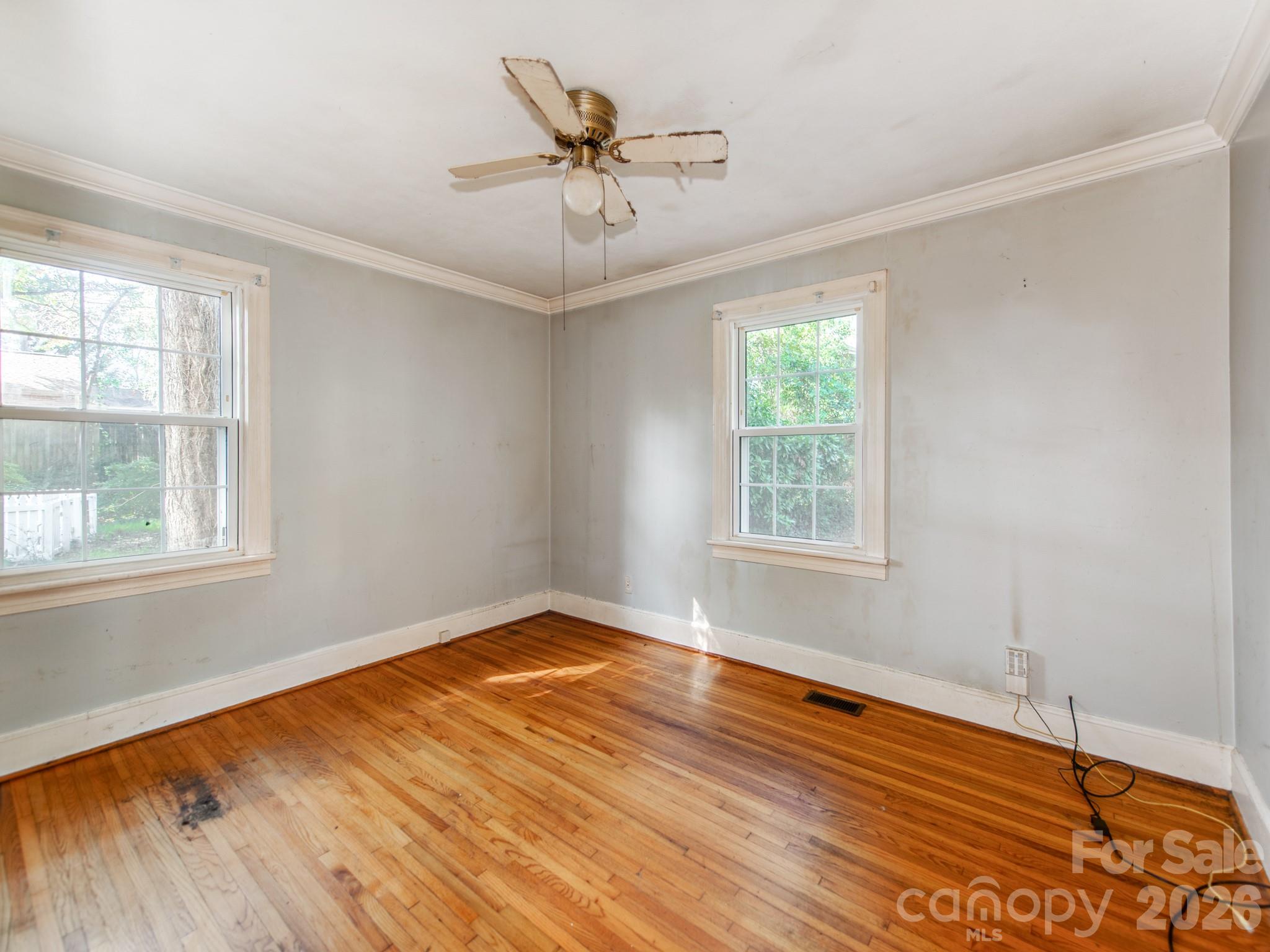 713 Lee Street Property Photo 12