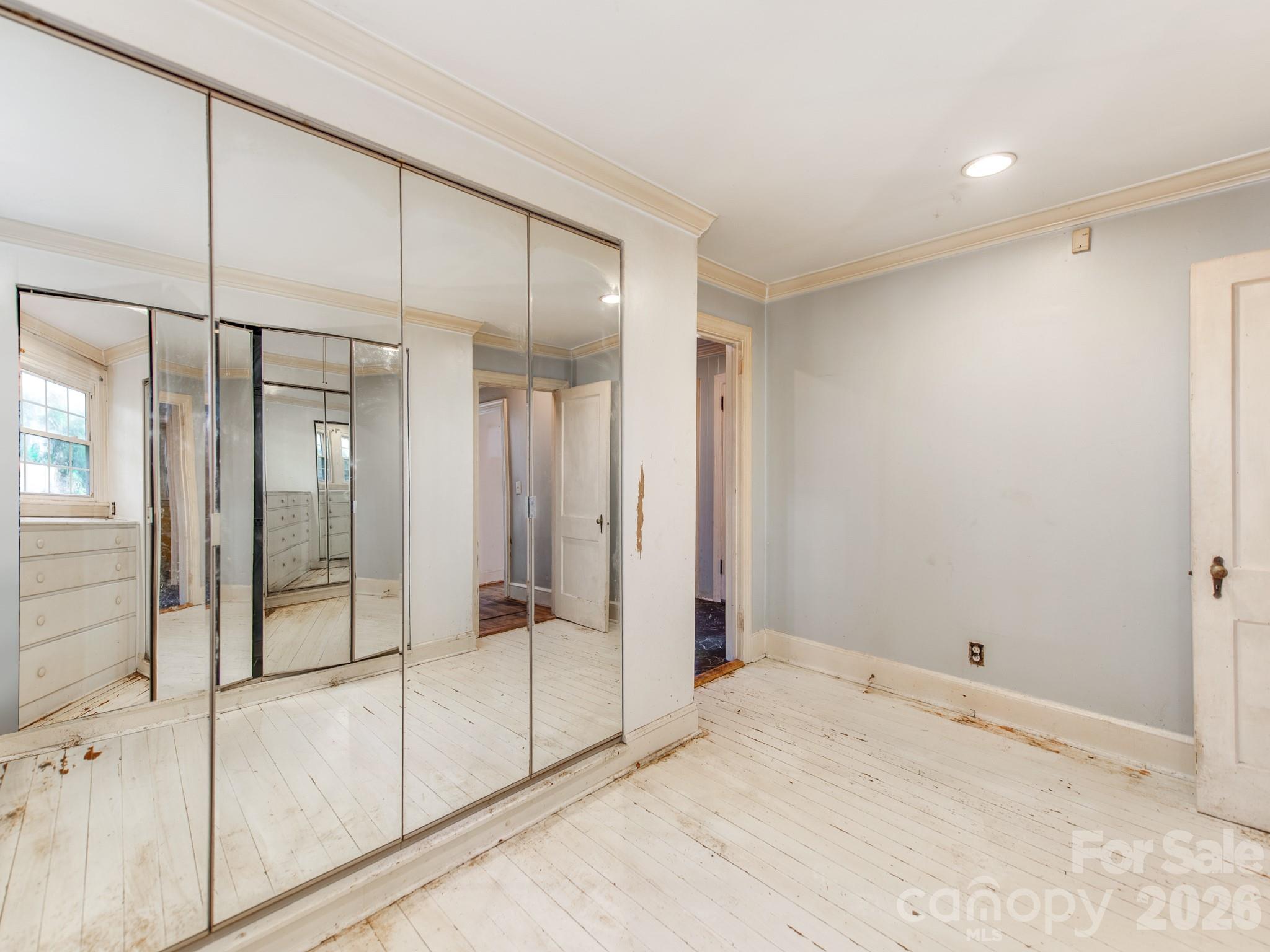 713 Lee Street Property Photo 18