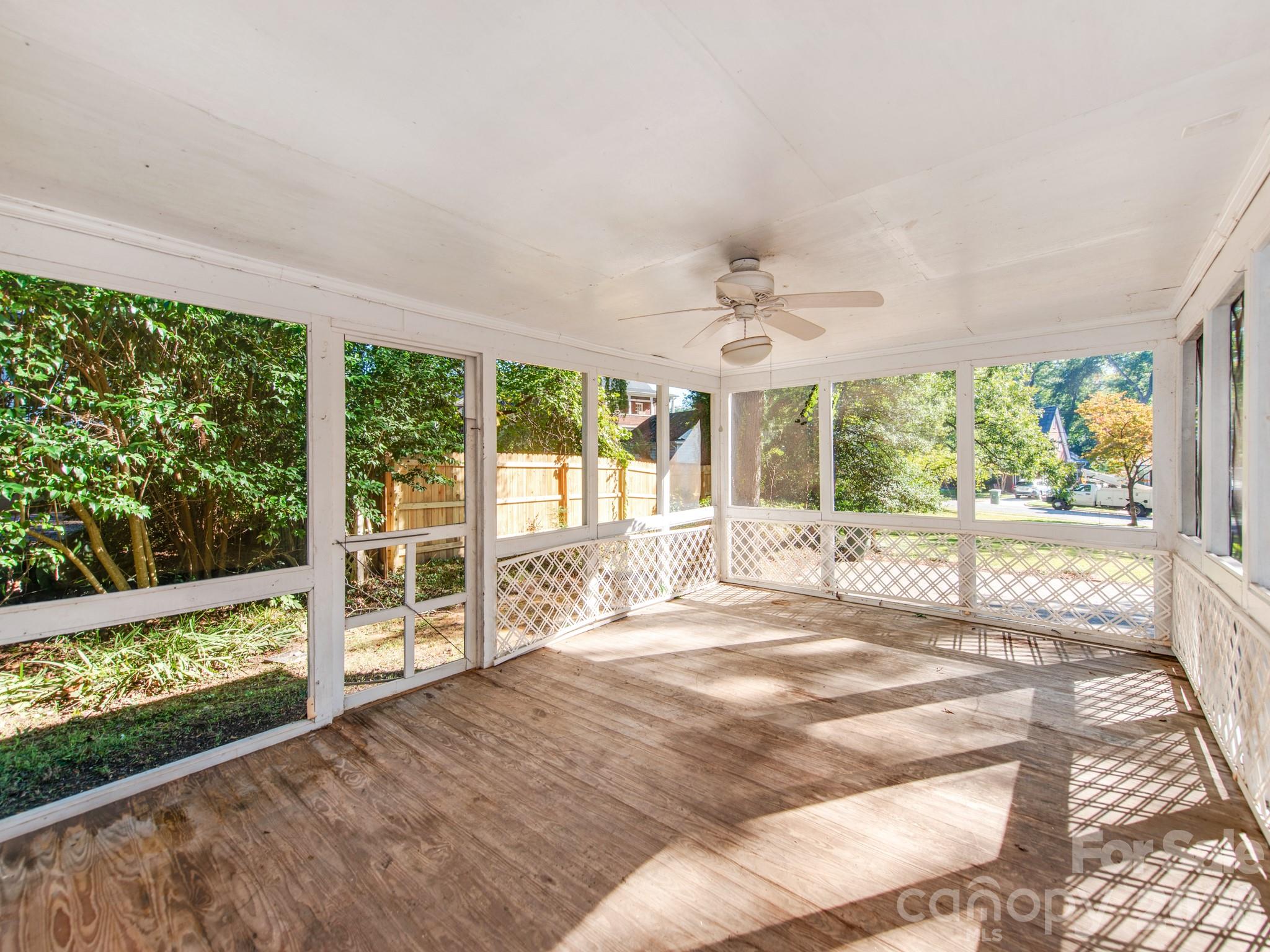 713 Lee Street Property Photo 24
