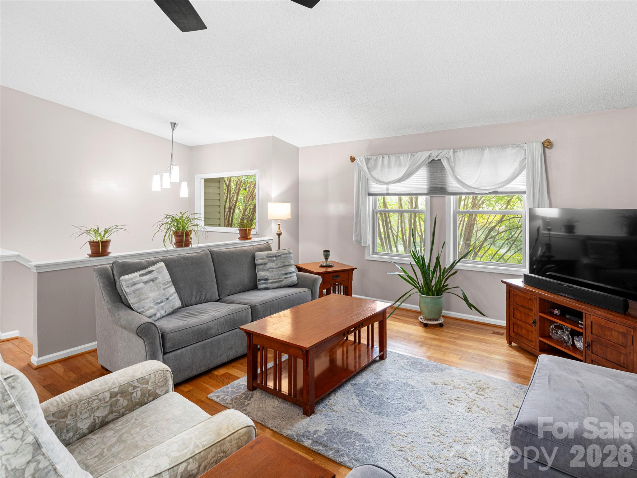 22 Evening Shade Drive Property Photo 3