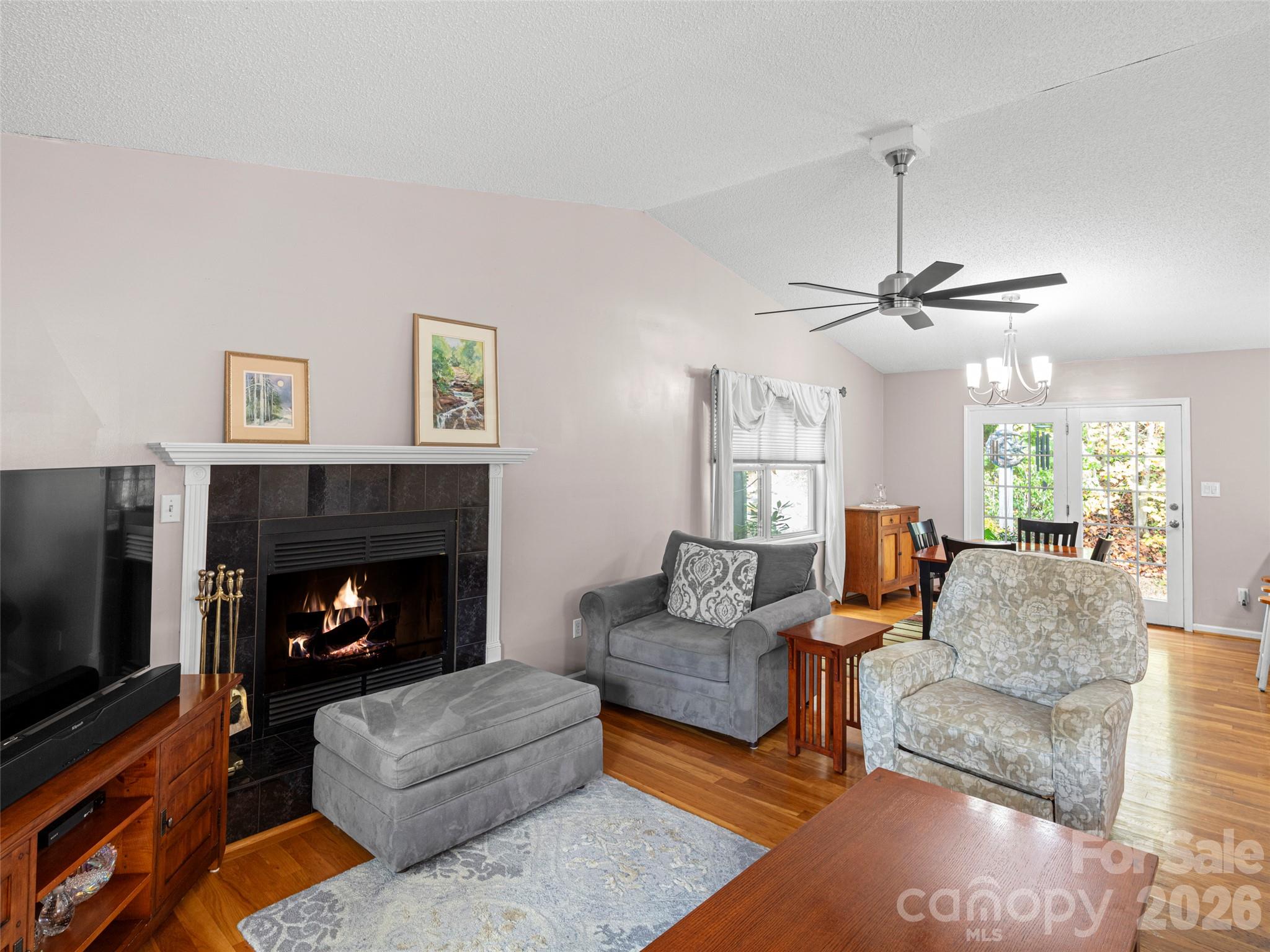 22 Evening Shade Drive Property Photo 5