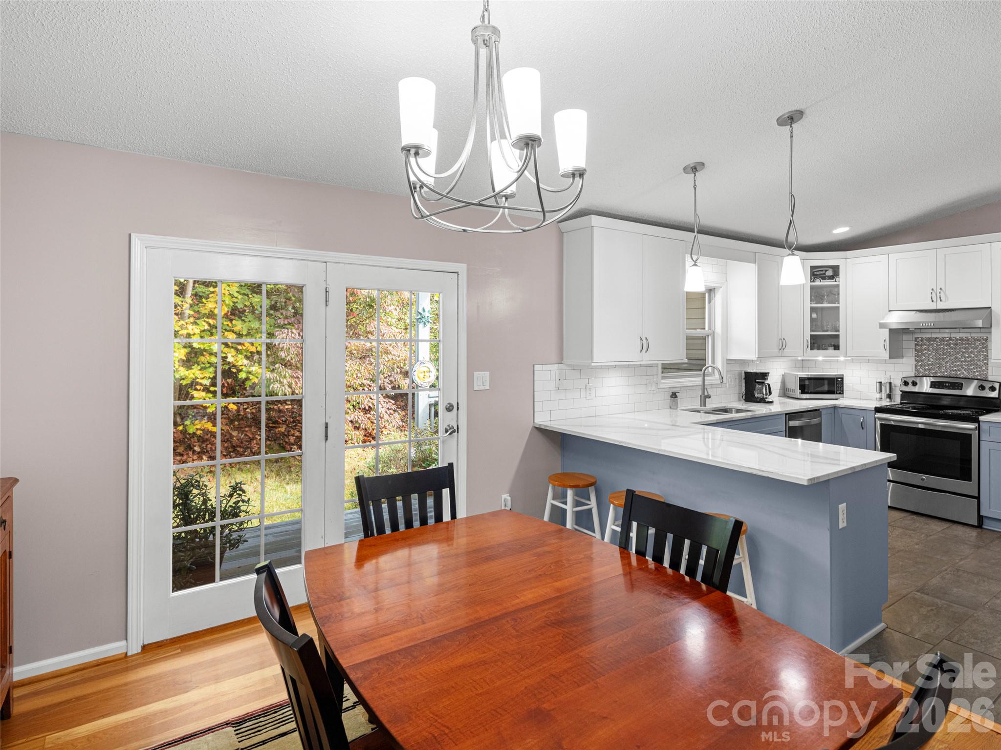 22 Evening Shade Drive Property Photo 8