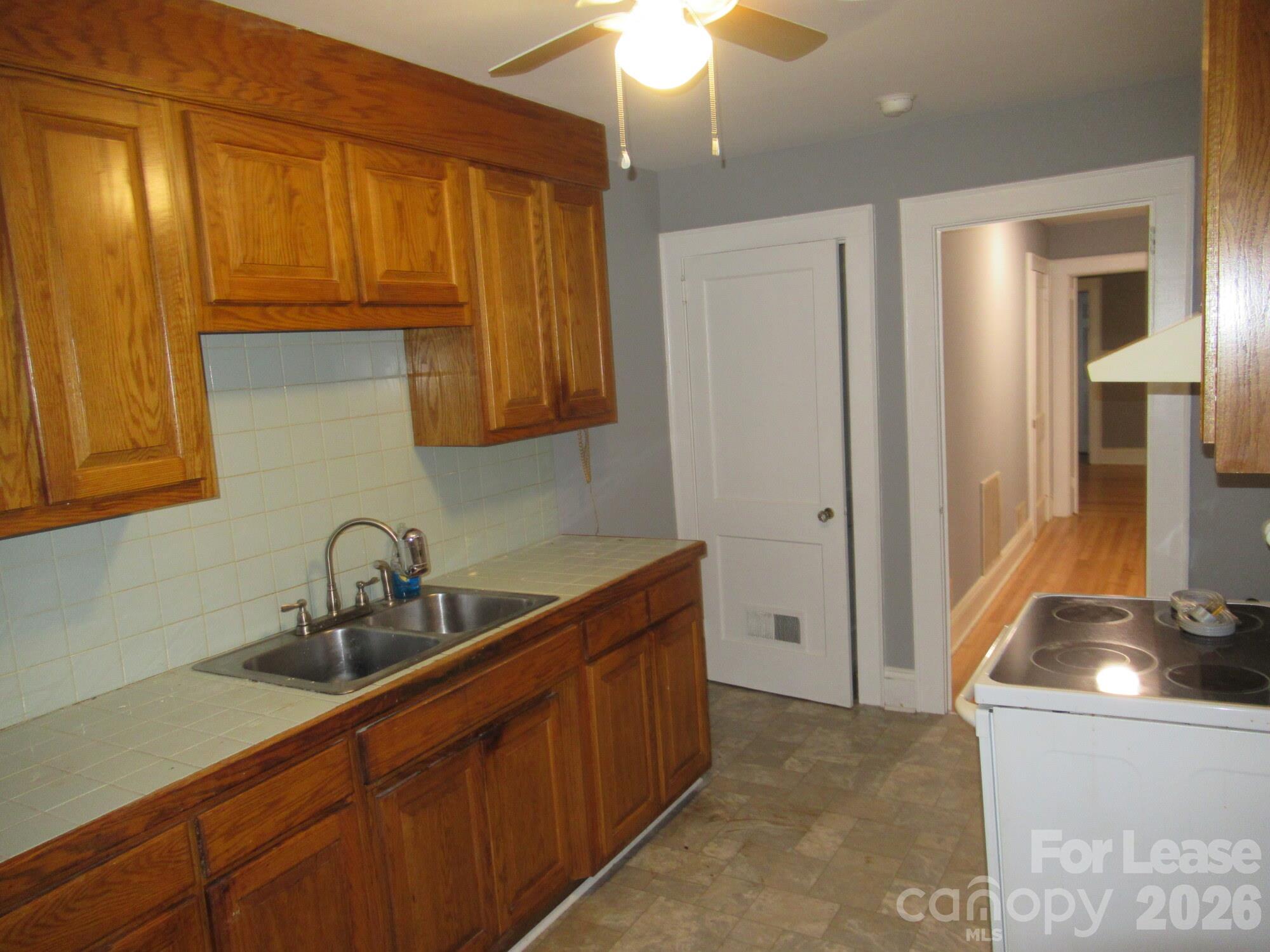 520 E Pine Street Property Photo 6