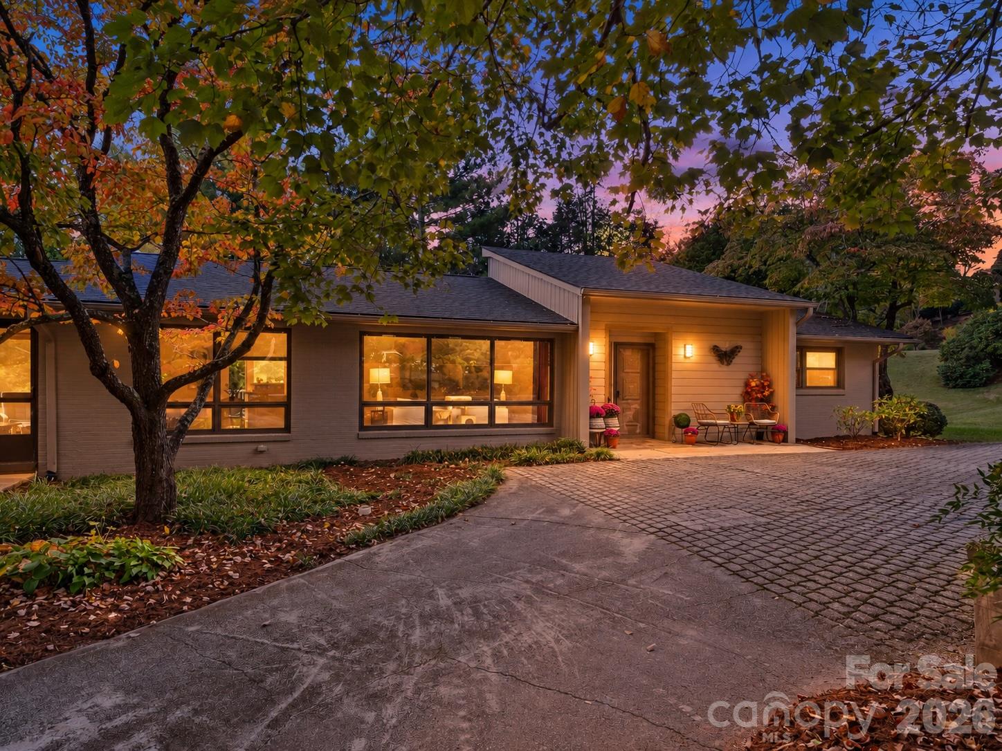 160 Stratford Road Property Photo 1