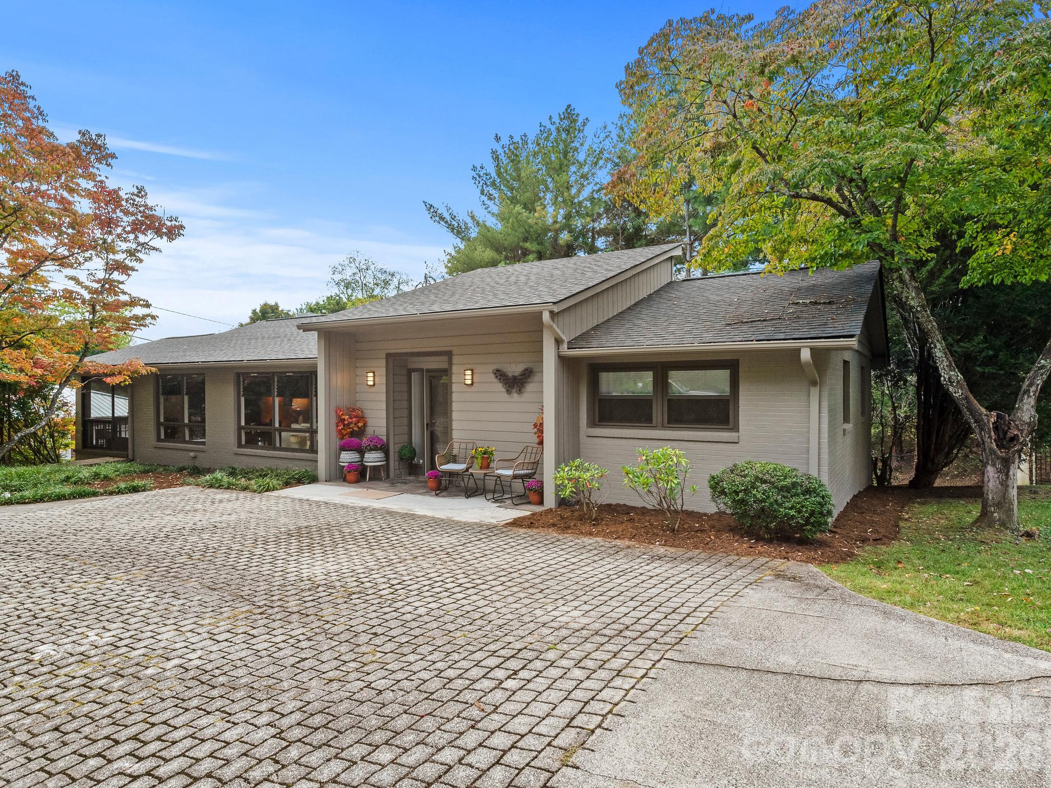 160 Stratford Road Property Photo 2