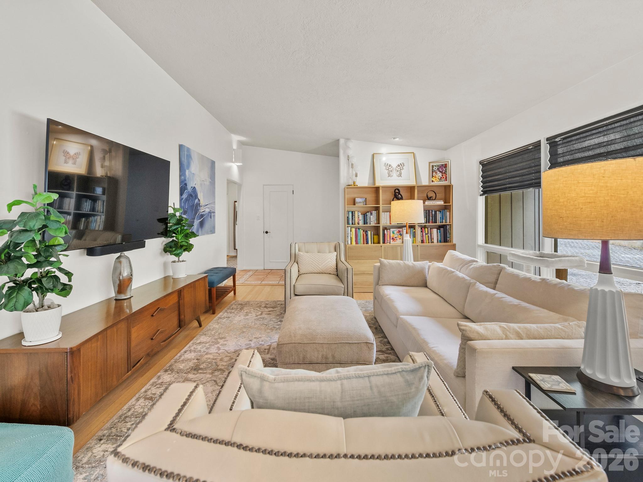 160 Stratford Road Property Photo 6