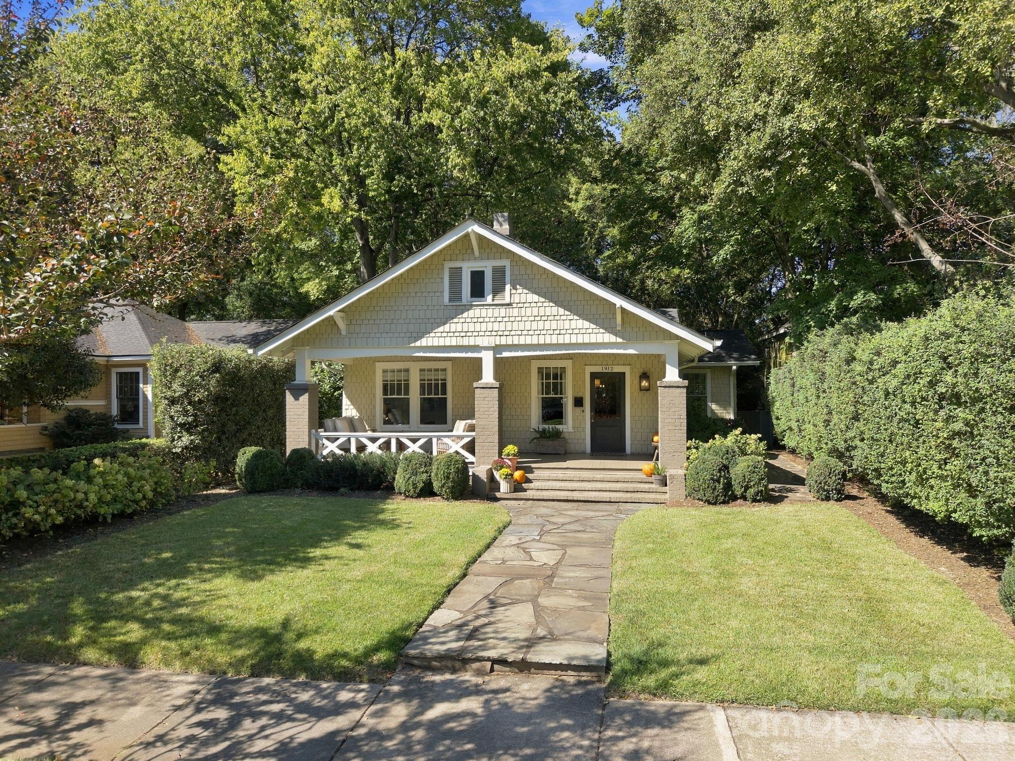 1912 Park Road Property Photo 2