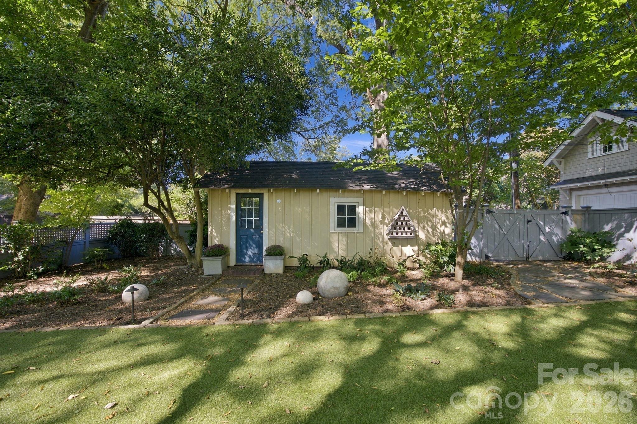 1912 Park Road Property Photo 26