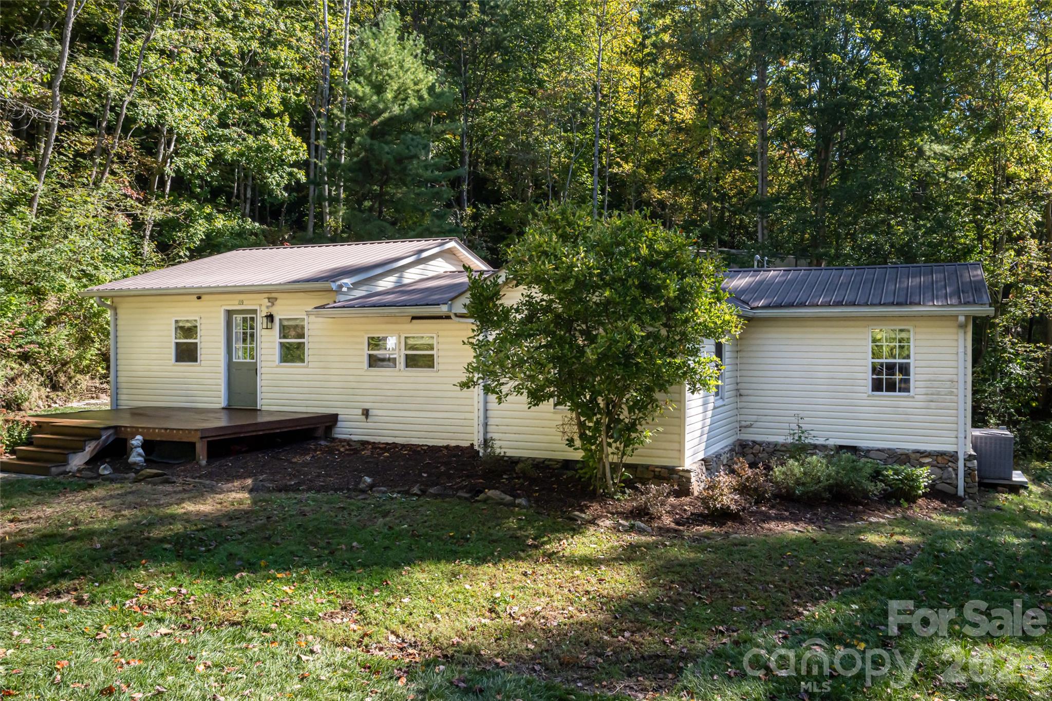 89 Sayles Town Road Property Photo 1