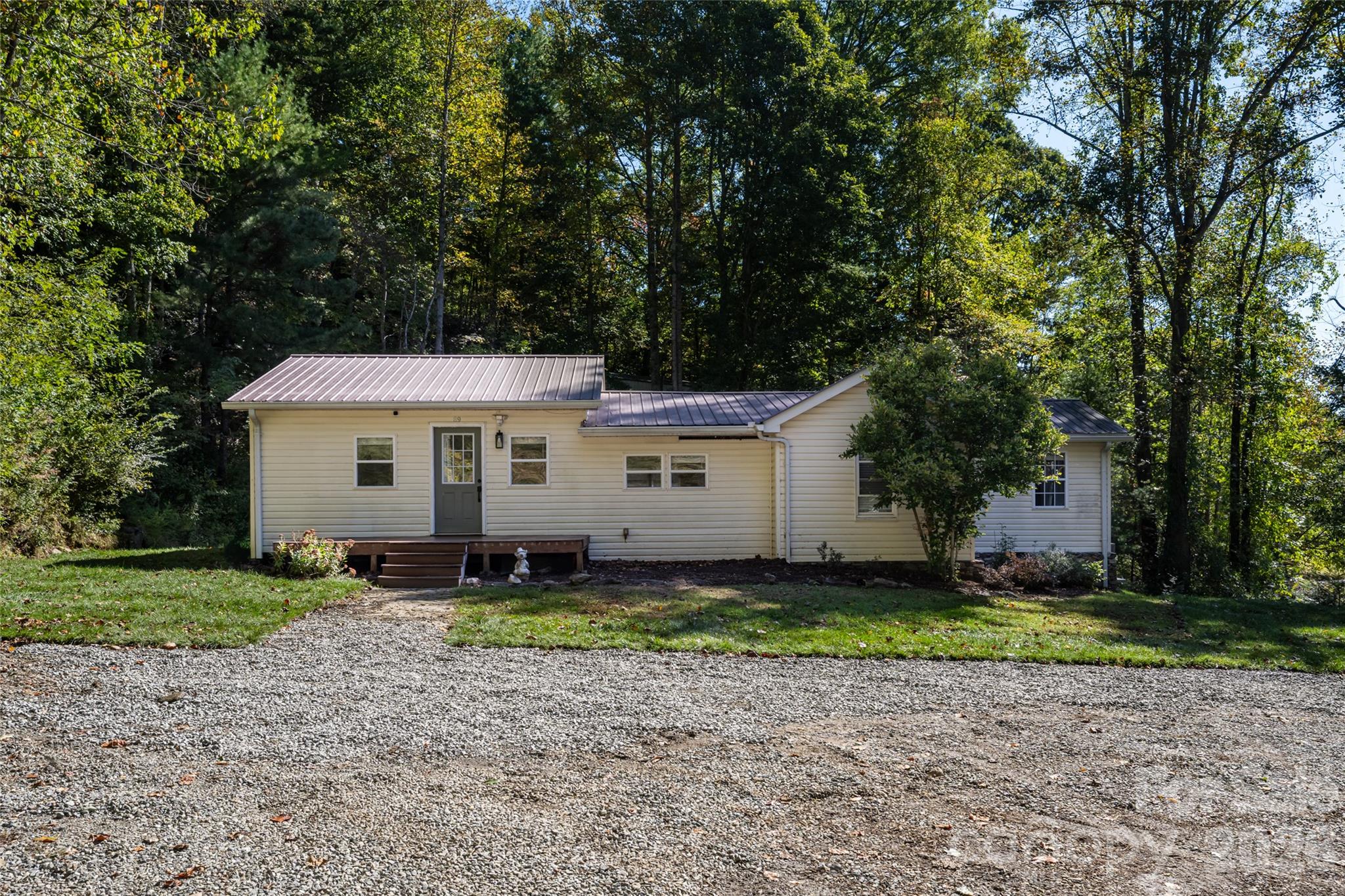 89 Sayles Town Road Property Photo 2