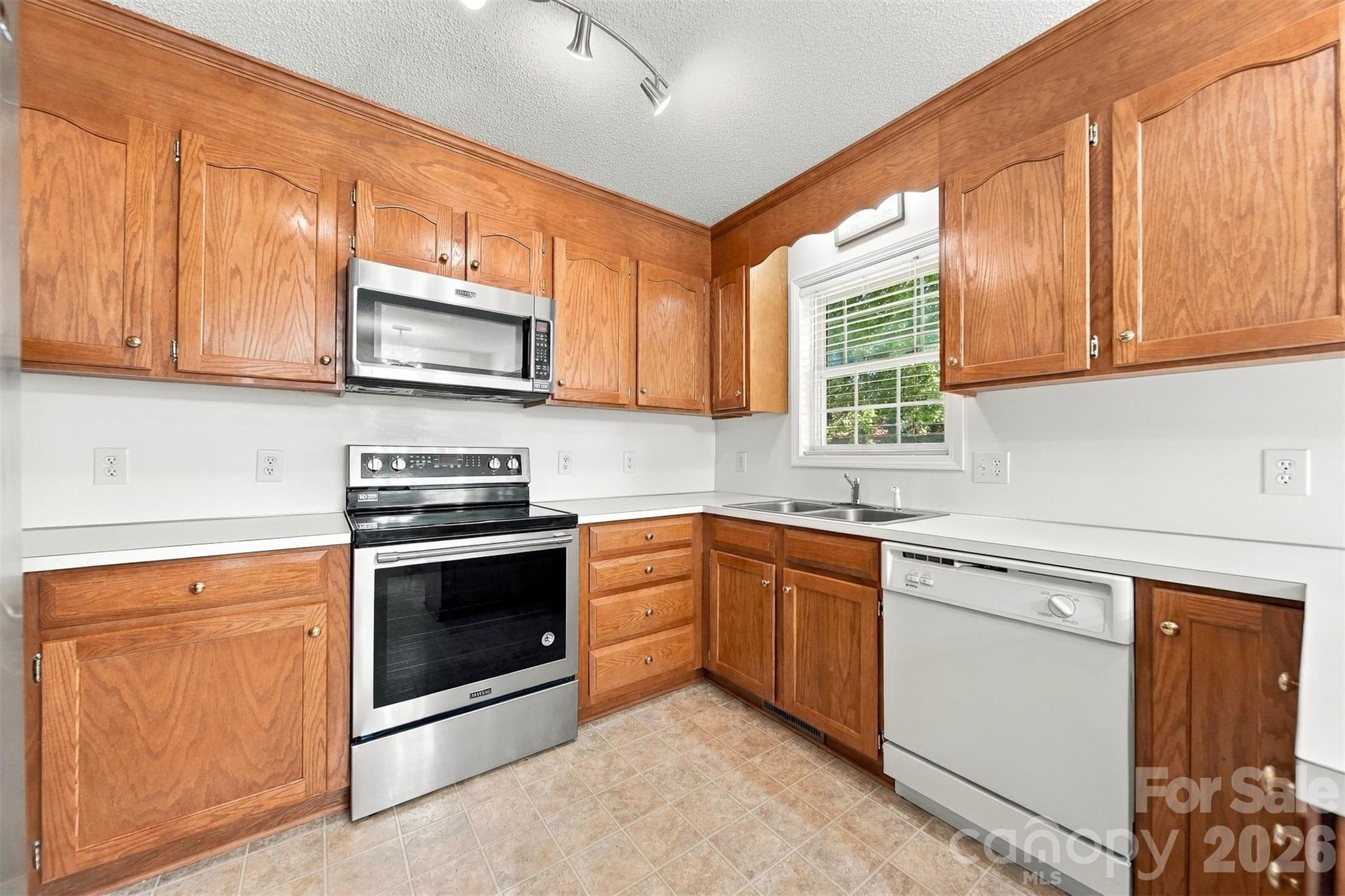 4876 Sandstone Drive Property Photo 15
