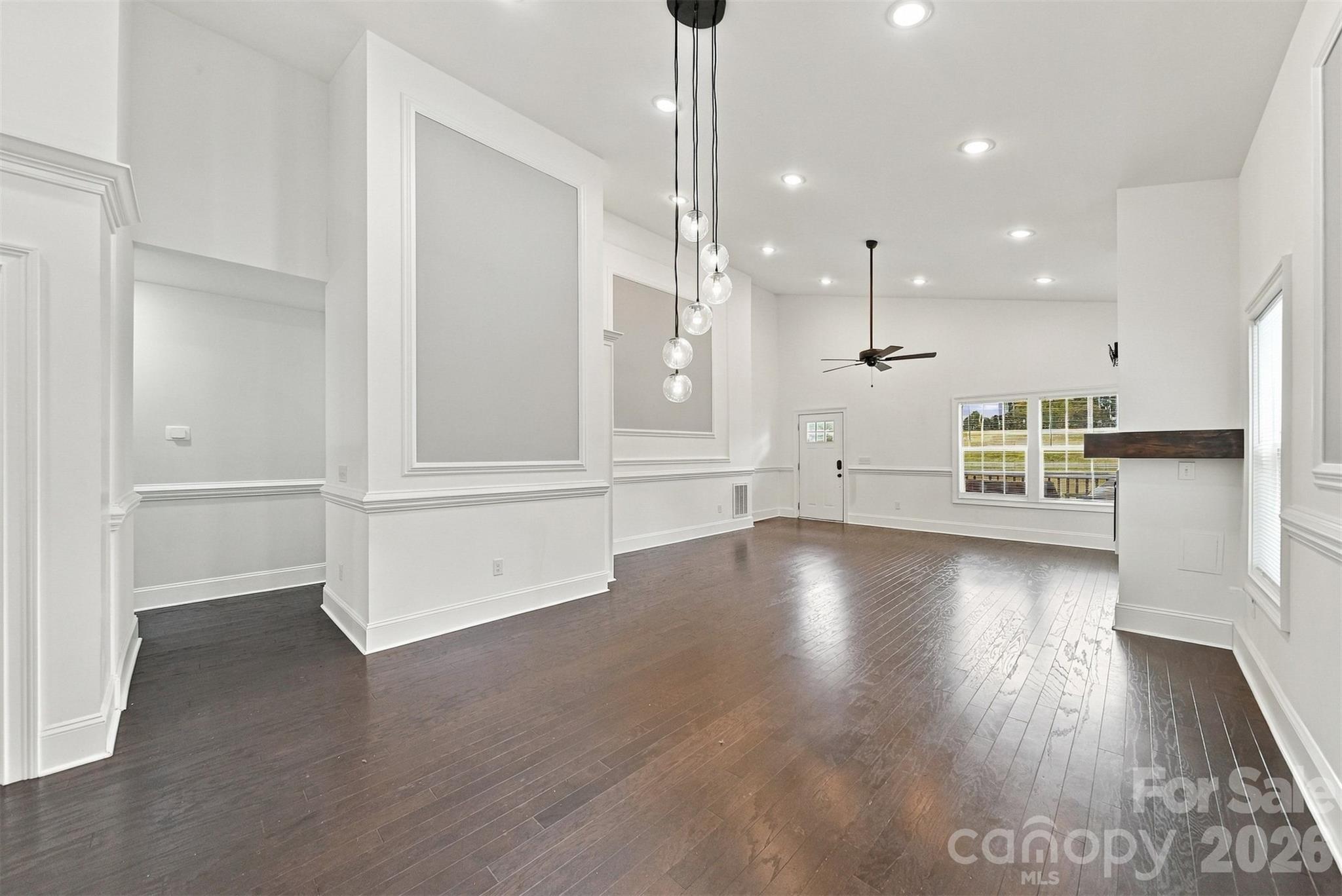 329 W F Street Property Photo 4