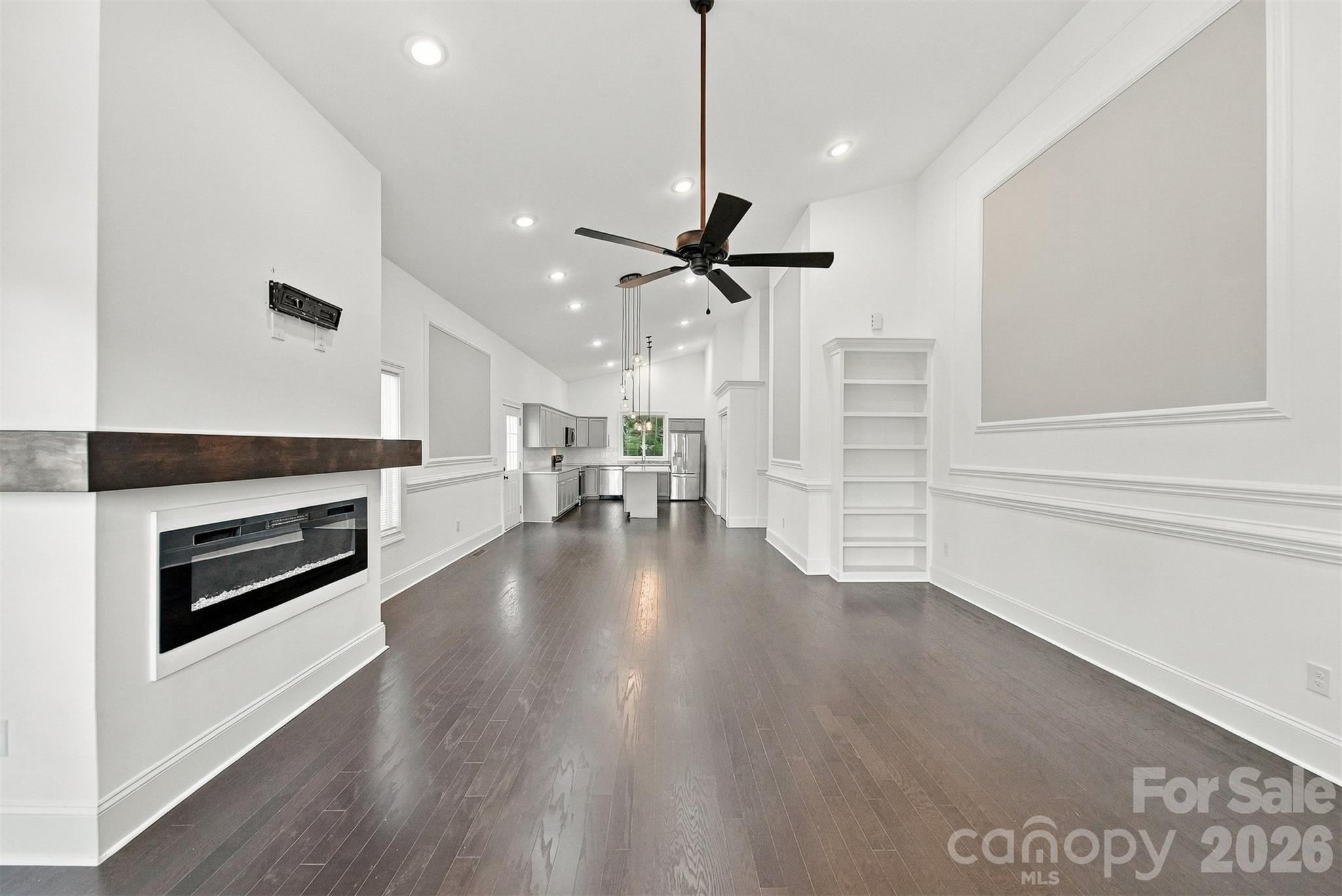 329 W F Street Property Photo 11