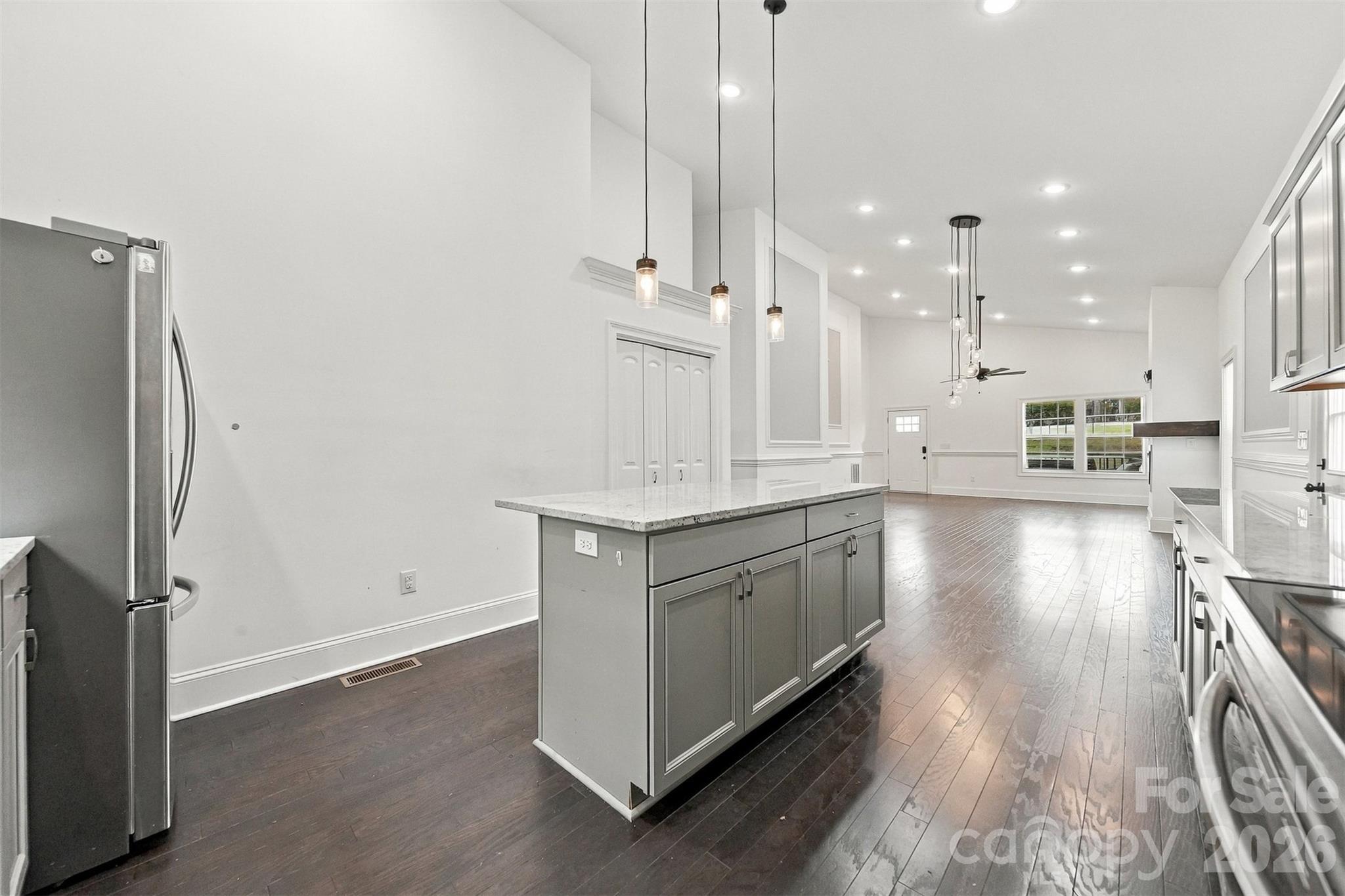 329 W F Street Property Photo 14