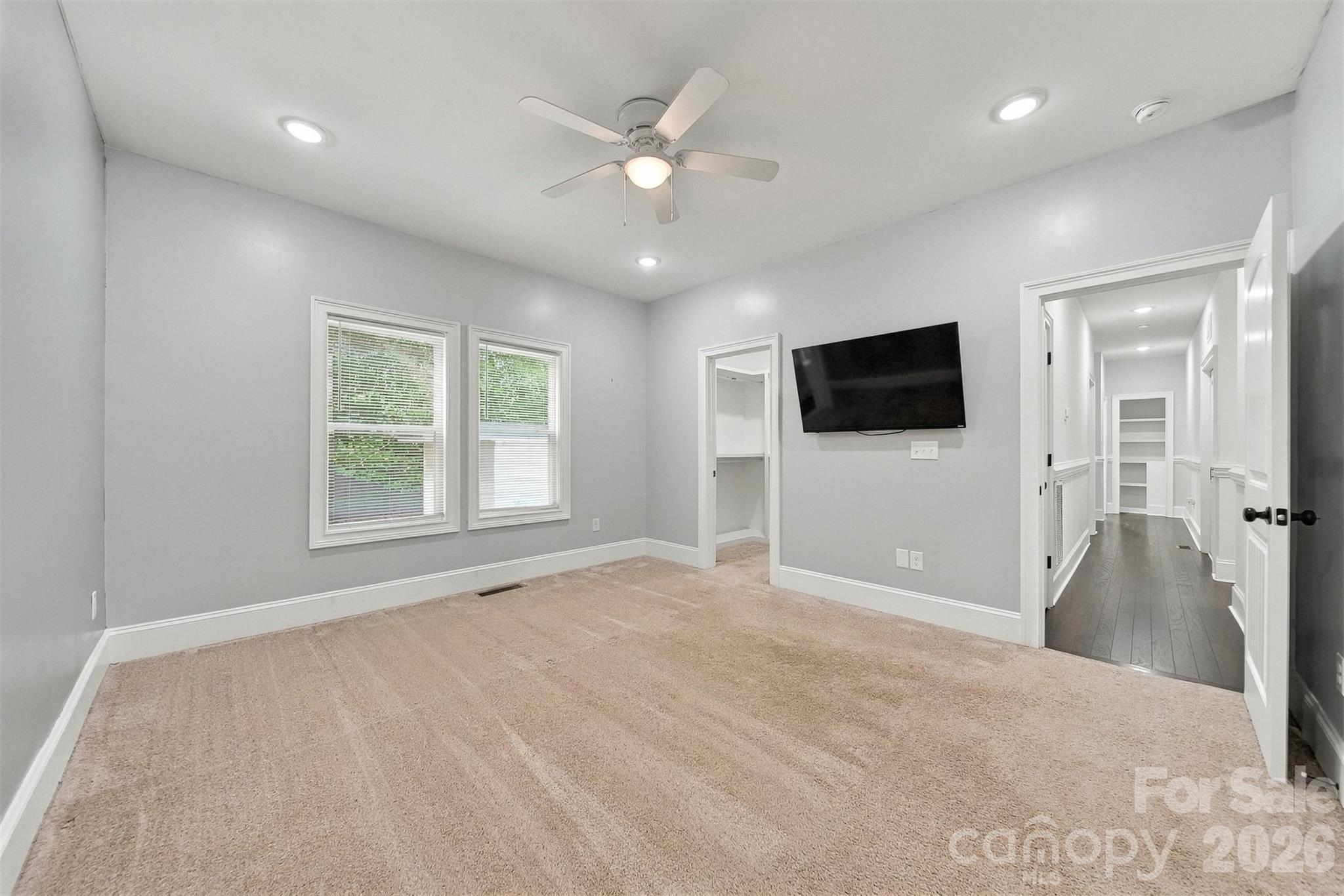 329 W F Street Property Photo 16