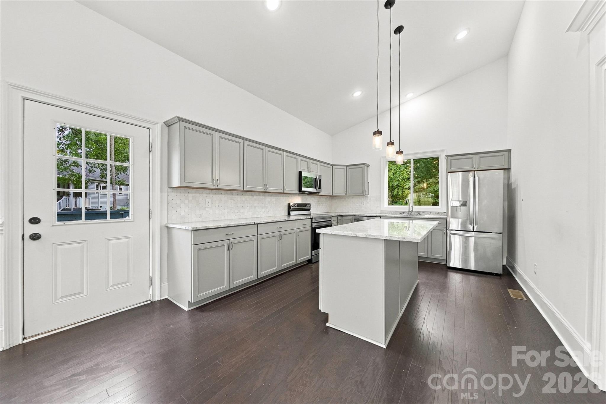 329 W F Street Property Photo 17