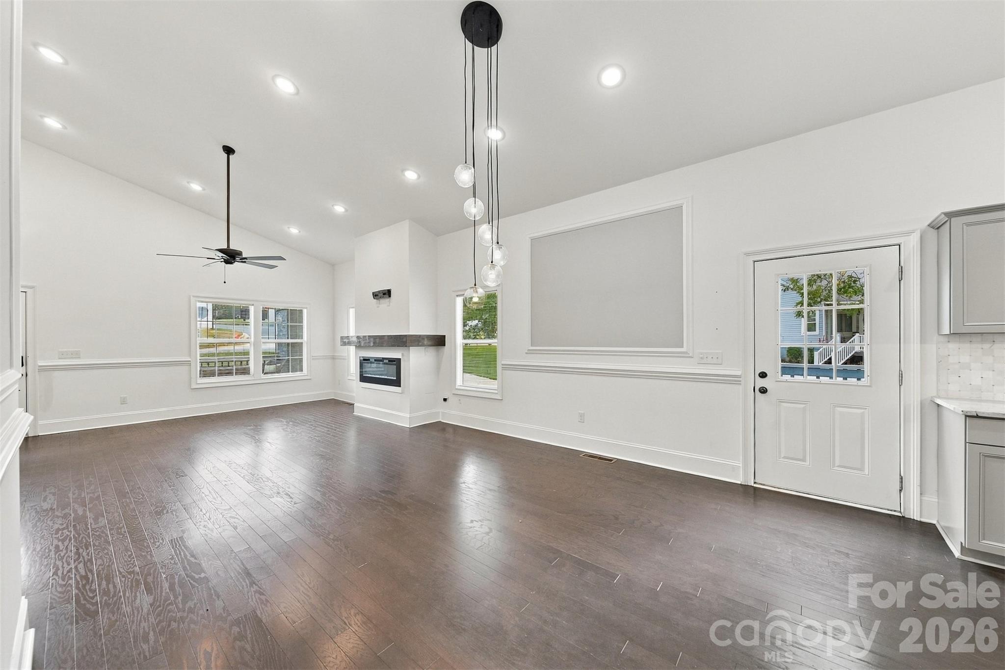329 W F Street Property Photo 19
