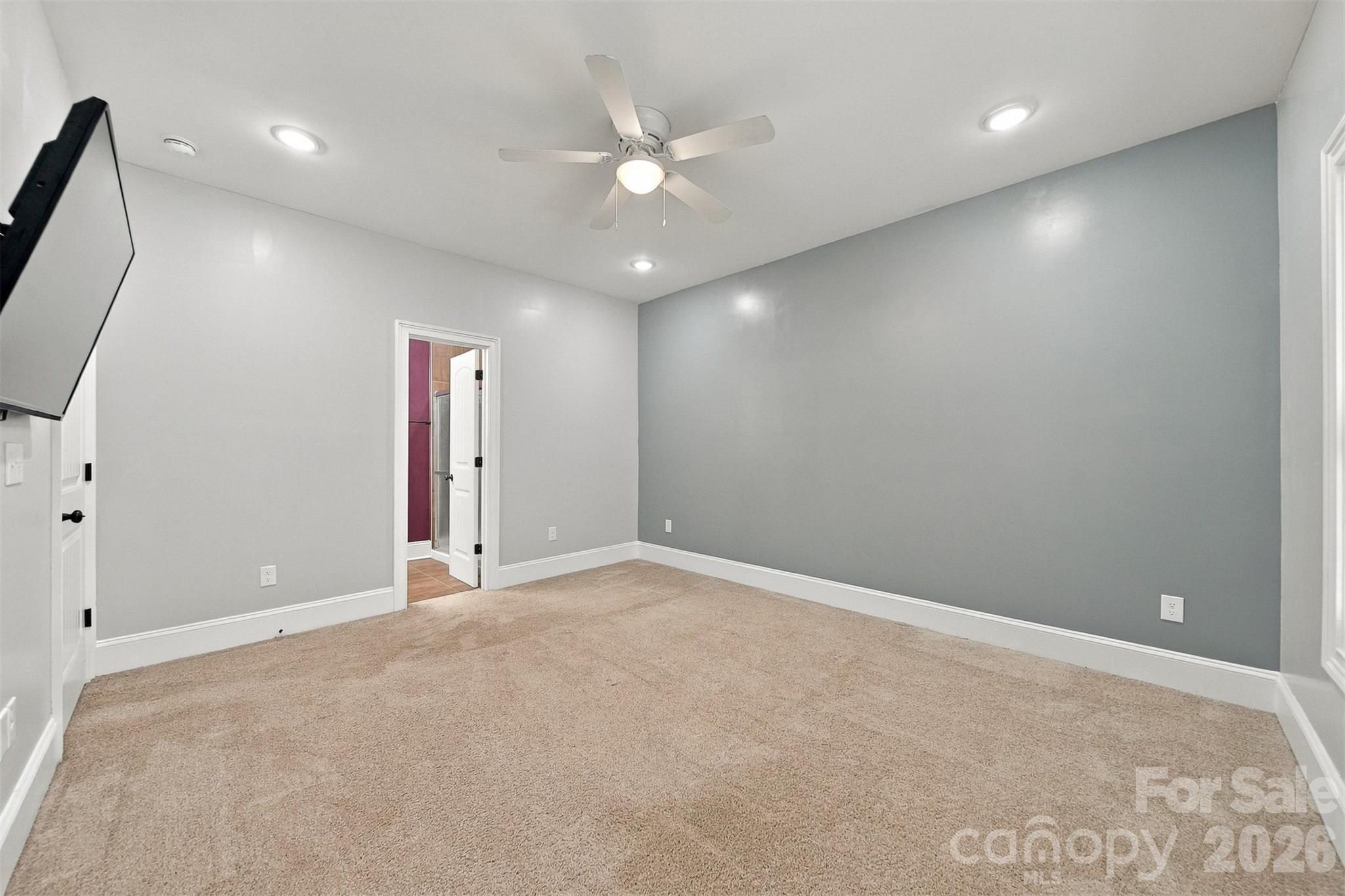 329 W F Street Property Photo 20