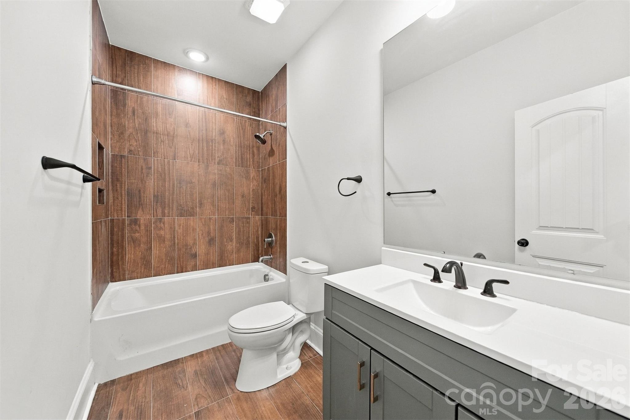 329 W F Street Property Photo 30