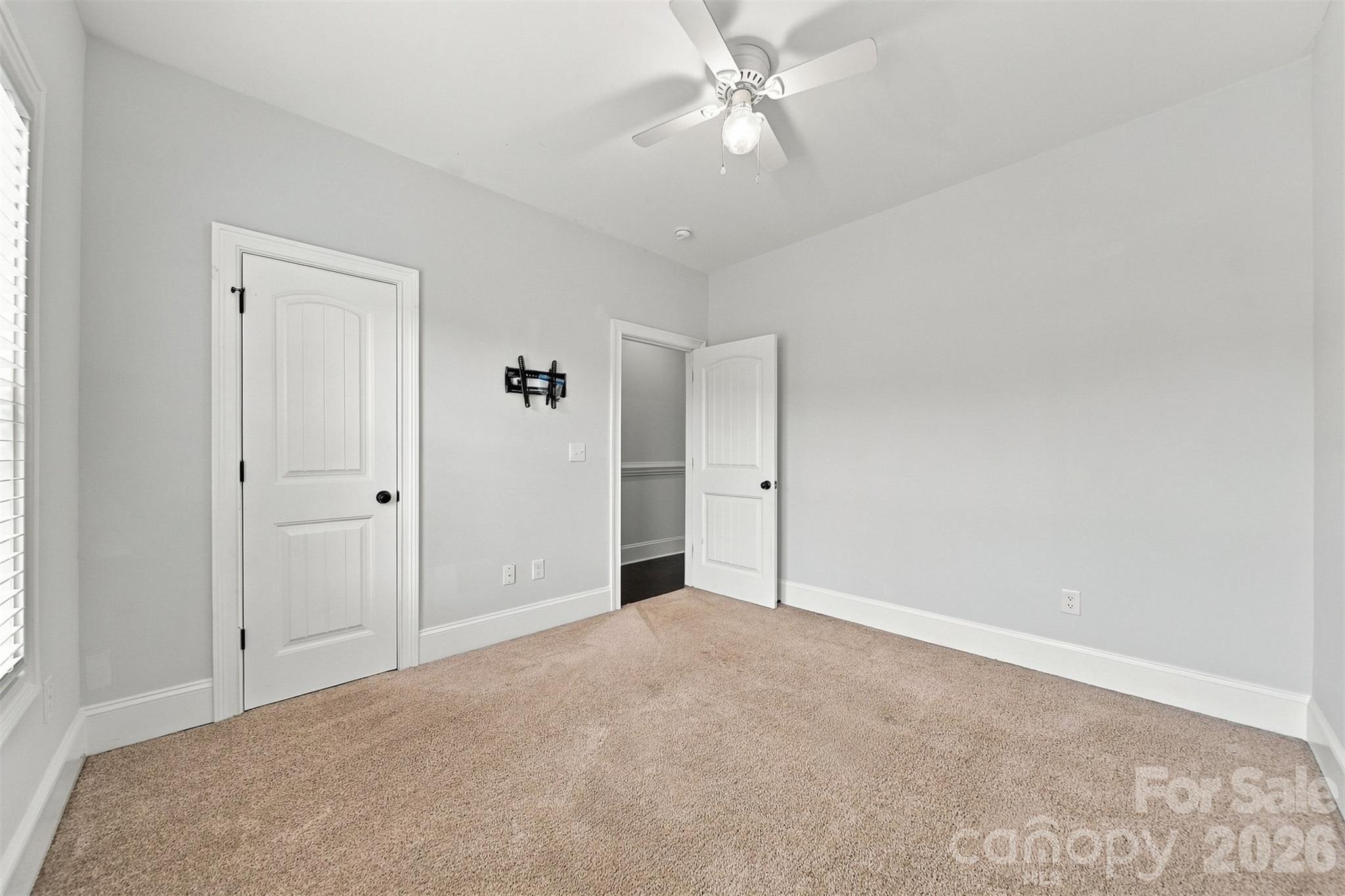 329 W F Street Property Photo 31