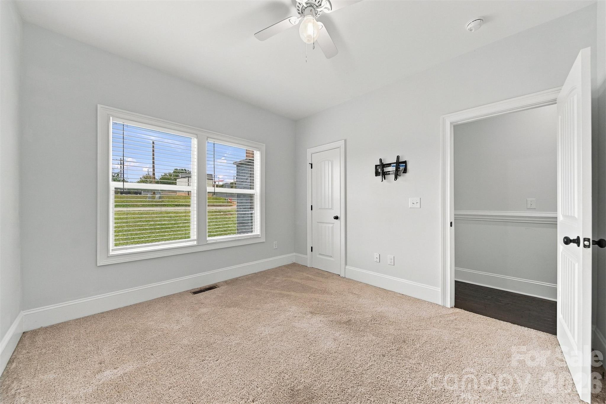 329 W F Street Property Photo 32