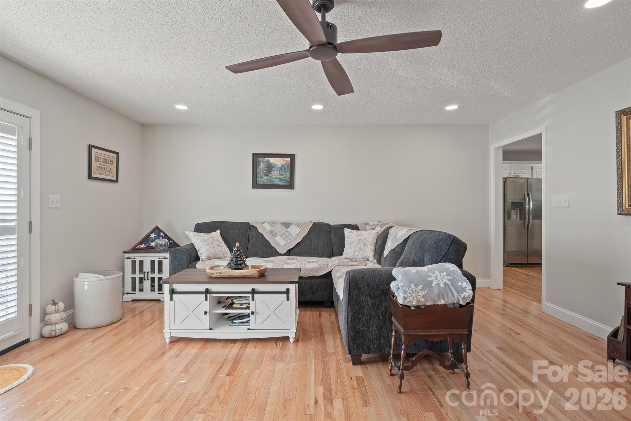 1459 Angela Court Property Photo 8
