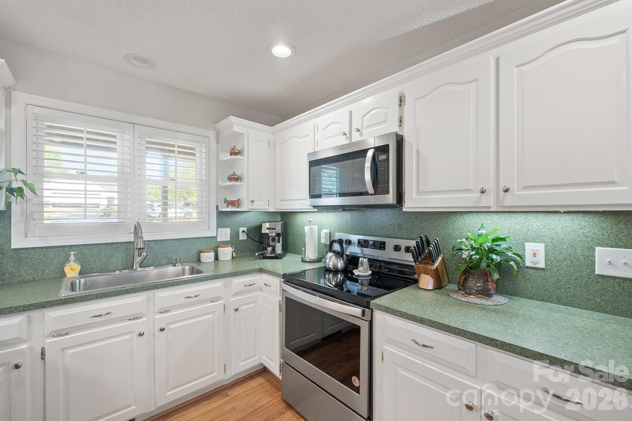 1459 Angela Court Property Photo 13