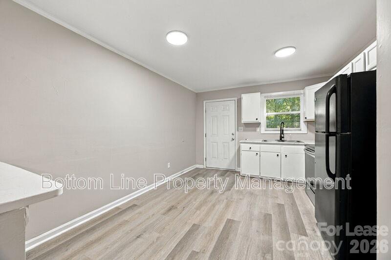 909 Carolina Avenue 8 Property Photo 7